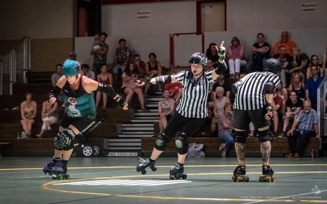 rocKArollers vs Zombie Rollergirlz Münster | Foto: Paul Needham
