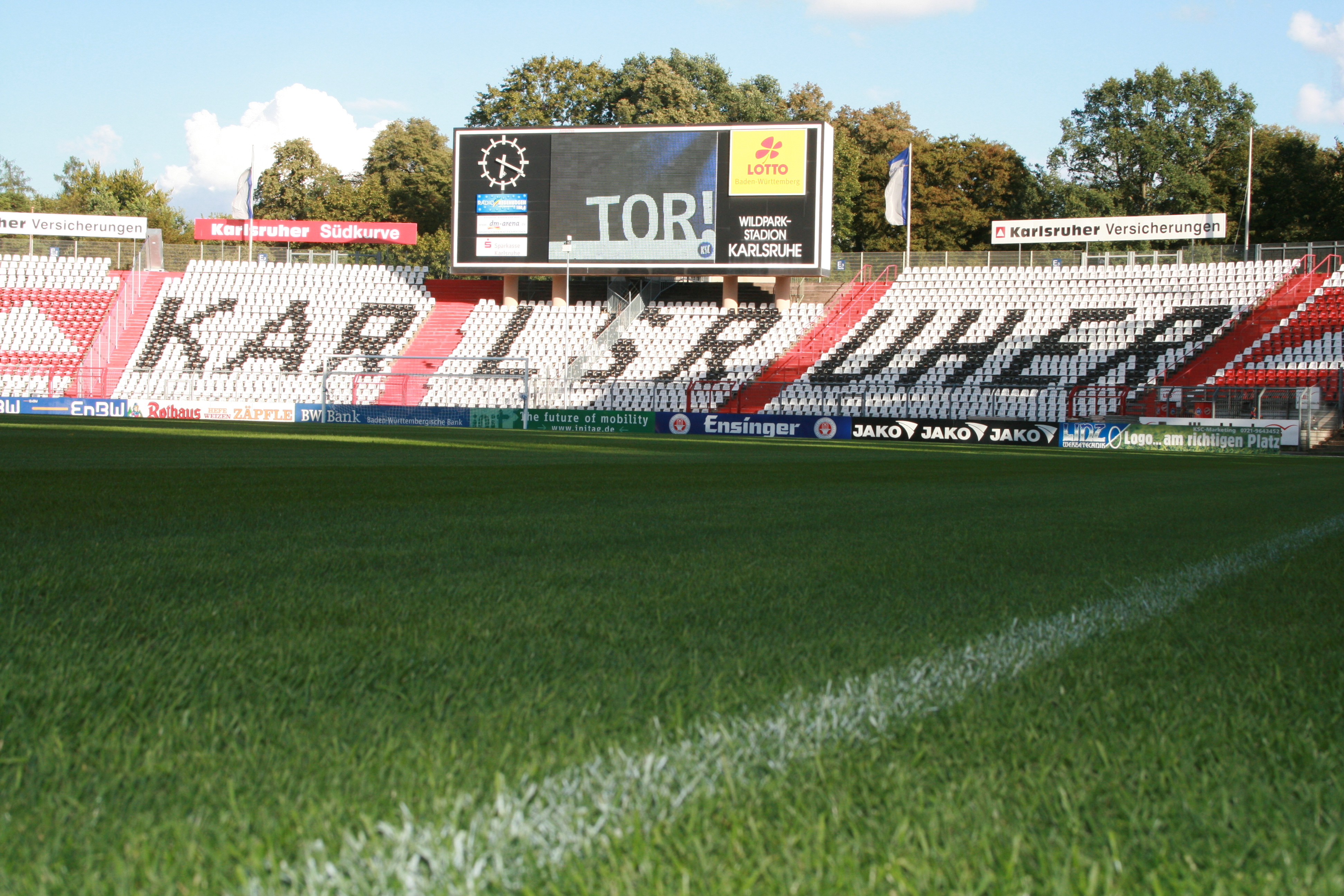 Veränderungen gibt's in diesen Tagen nicht nur bei den Spielern des KSC