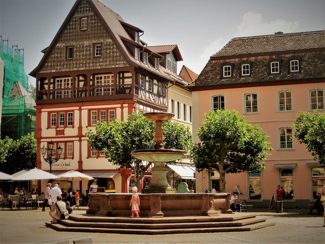 Neustadt /Weinstrasse - Marktplatz