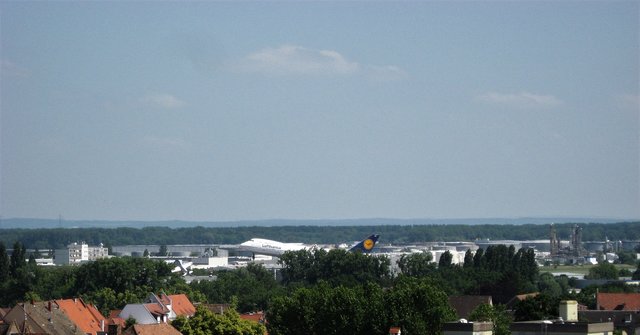 Nein, hier hebt kein Jumbo ab ….. der steht im Museum