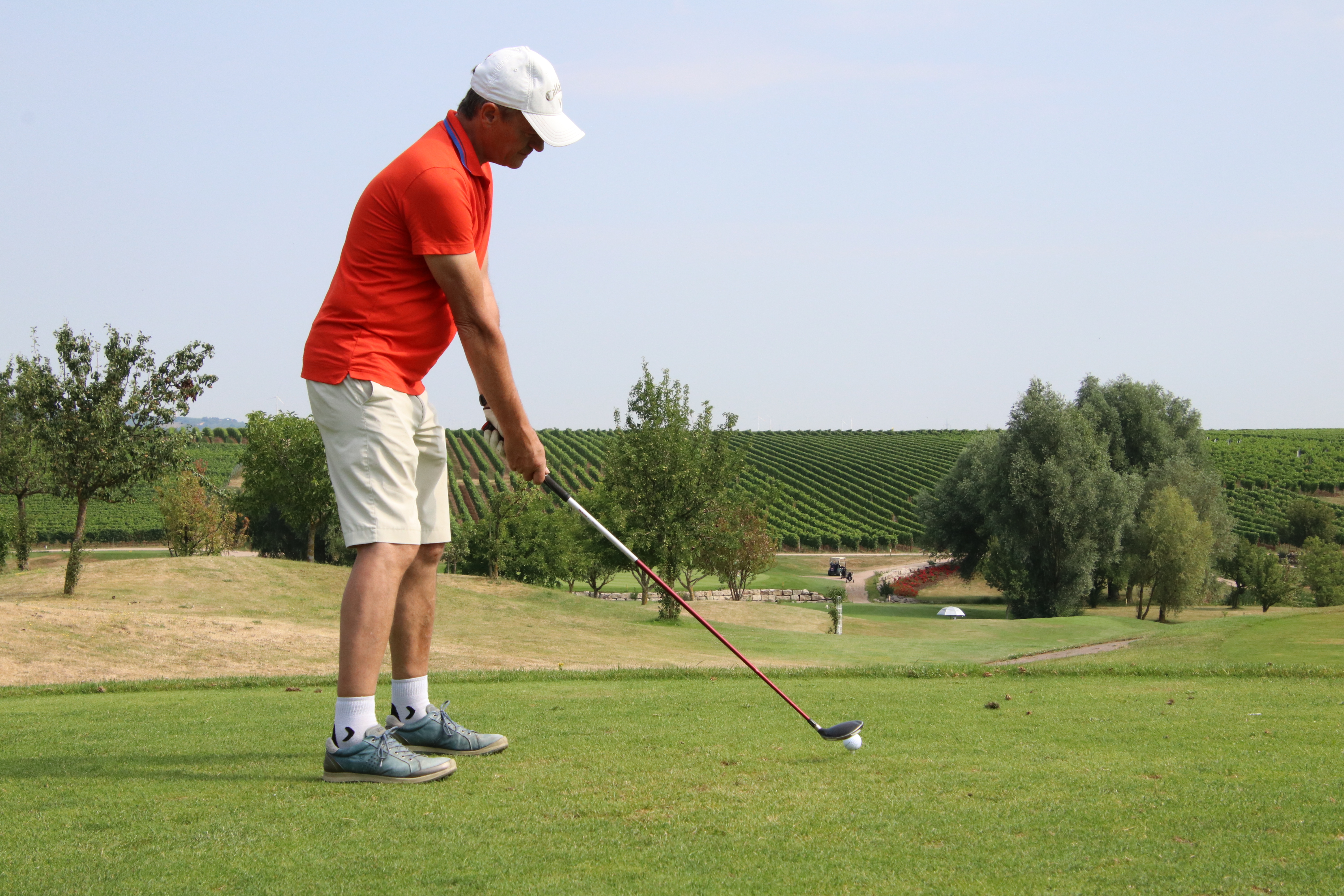 Abschlag für einen guten Zweck: Insgesamt gingen 94 Golfspieler am Samstag für das Hospiz an den Start.