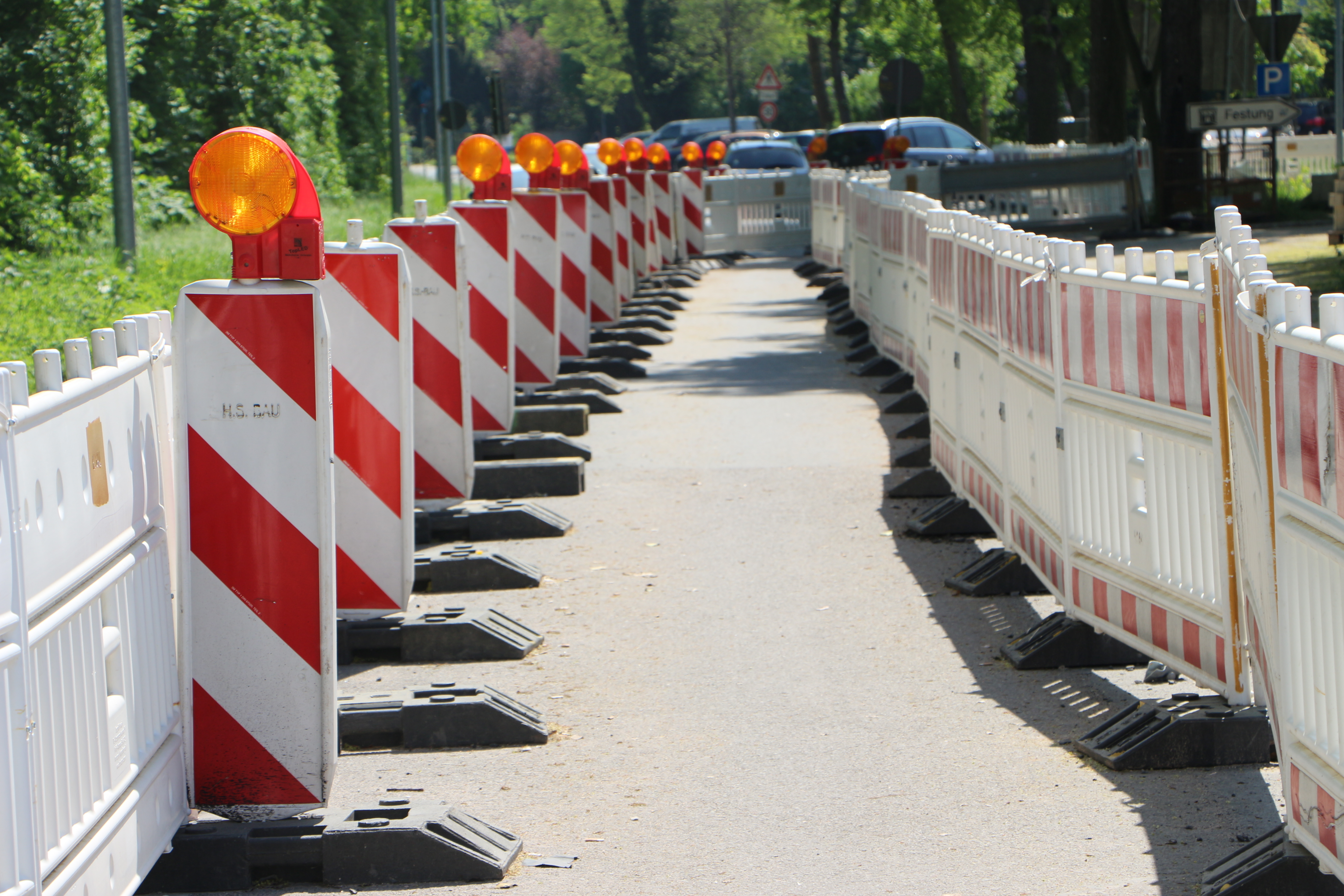 Aktuell ist die August-Keiler-Straße nur für Radfahrer und Fußgänger offen. Autofahrer können ab Freitag die Straße wieder befahren.
