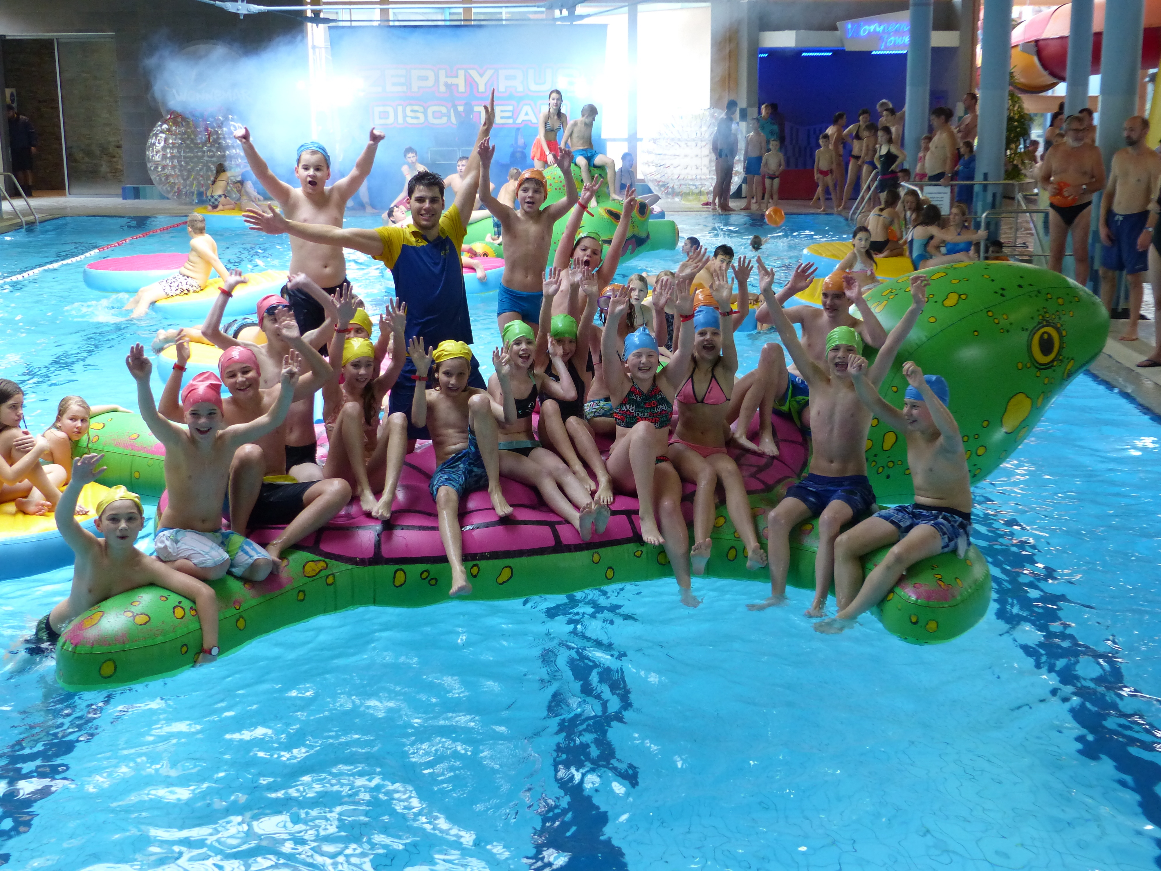 Jede Menge Spaß ist angesagt bei der großen Sommer Pool-Party im Landauer Freibad.