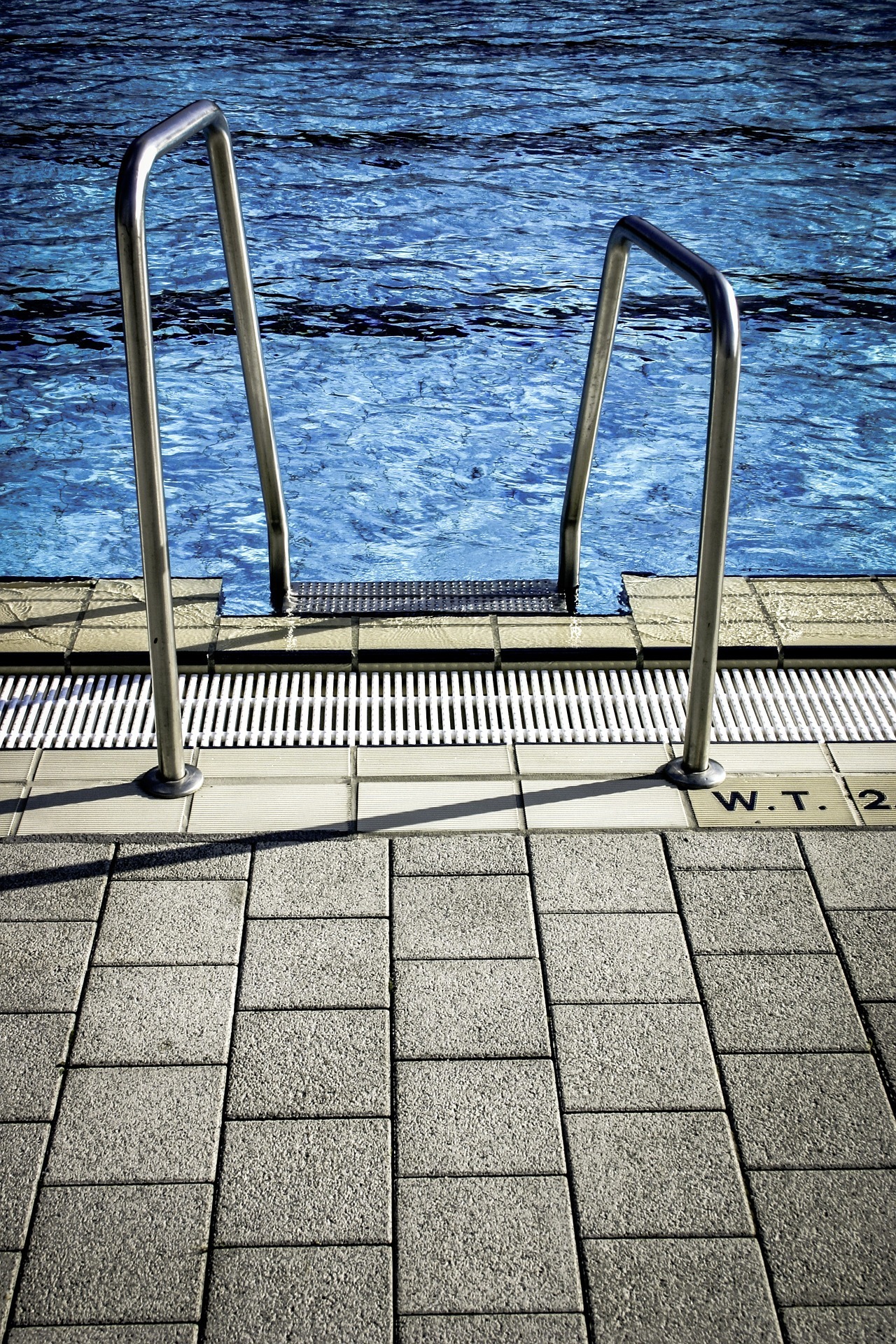 Symbolbild Schwimmbad