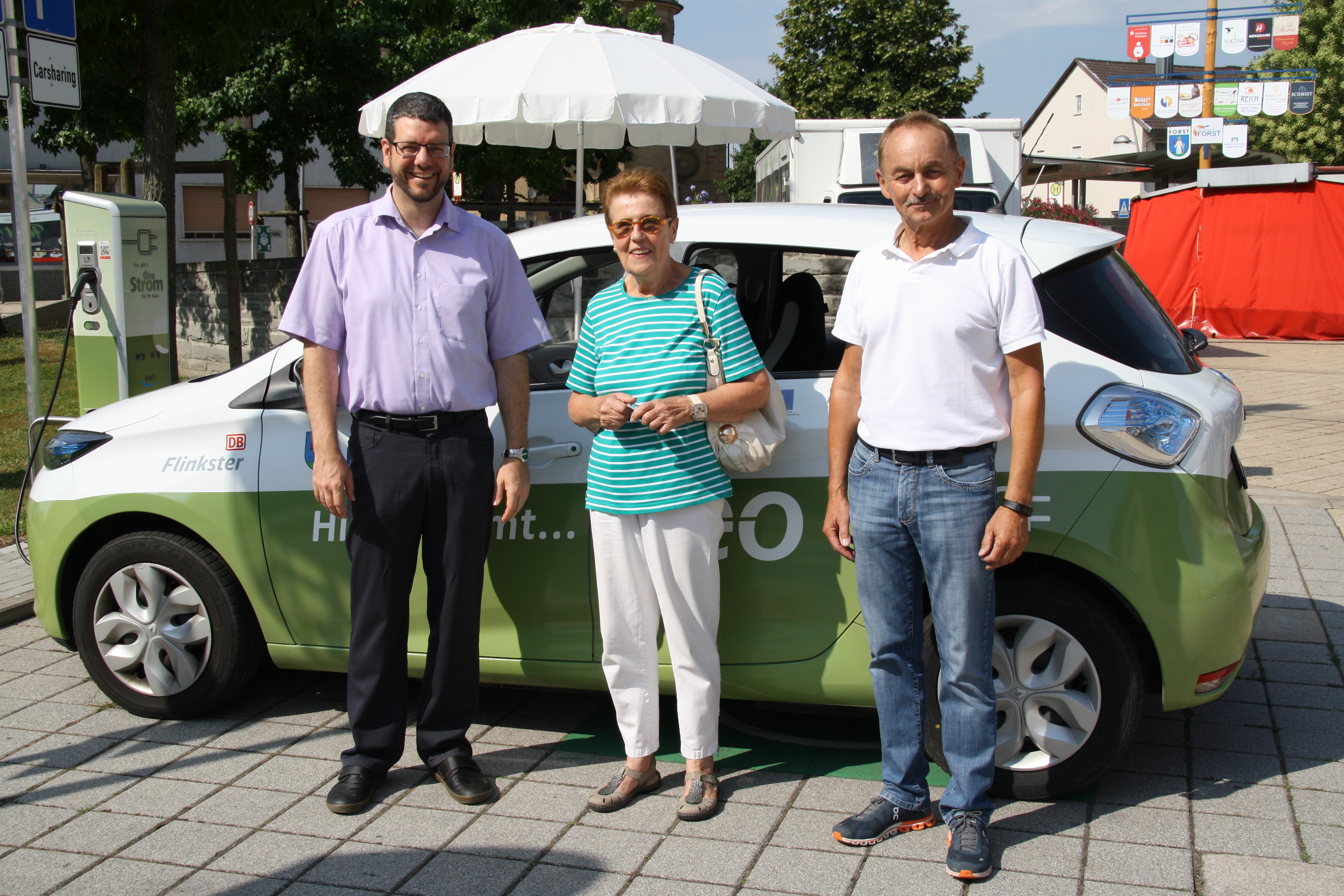 Einweisung am E-Auto baut Hemmschwellen ab