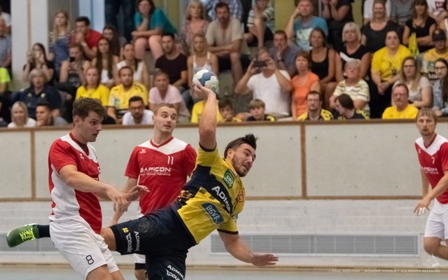 Spiel mit den Löwen"-Gewinner TV Offenbach gegen die Rhein-Neckar Löwen  | Foto: Paul Needham