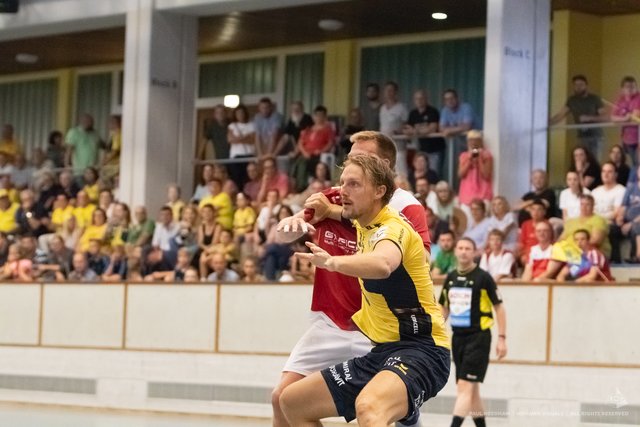 Spiel mit den Löwen"-Gewinner TV Offenbach gegen die Rhein-Neckar Löwen  | Foto: Paul Needham