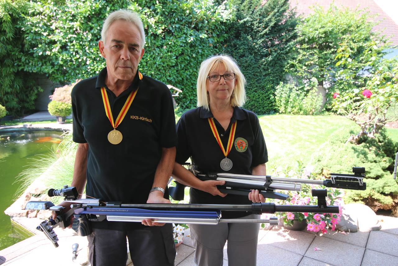Medaillengewinner: Bei den Badischen Meisterschaften der Sportschützen holte Albert Säubert die Gold- und Rosa Rieth die Silbermedaille.