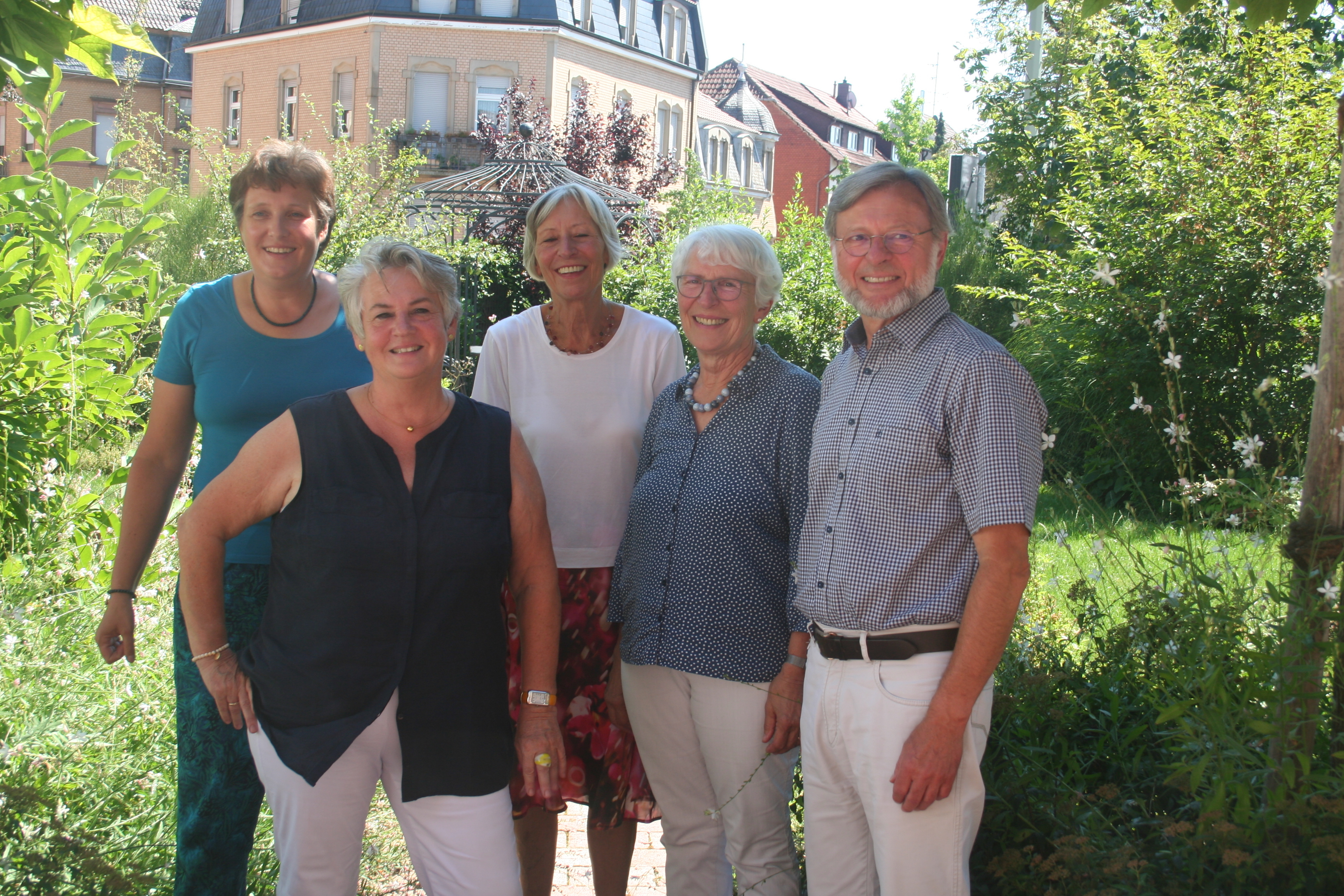 Stellten die Ambulante Hospiz-Arbeit und die Geburtstags-Veranstaltung im kommenden Jahr vor (v.l.) Die beiden Hospiz-Fachschwestern Elfriede Faath und Ute Schneider-Beiwinkel, die beiden Hospiz-Ehrenamtlichen Gabriele Becht und Hanne Sarcinelli sowie Fördervereinsvorsitzender Dieter Weber.