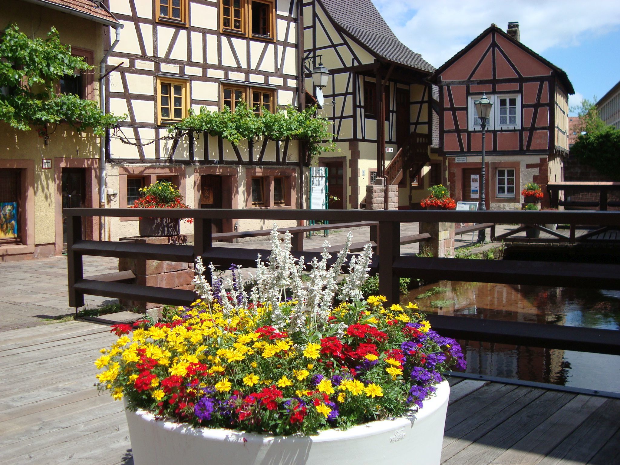 Treffpunkt ist das Museum unterm Trifels.