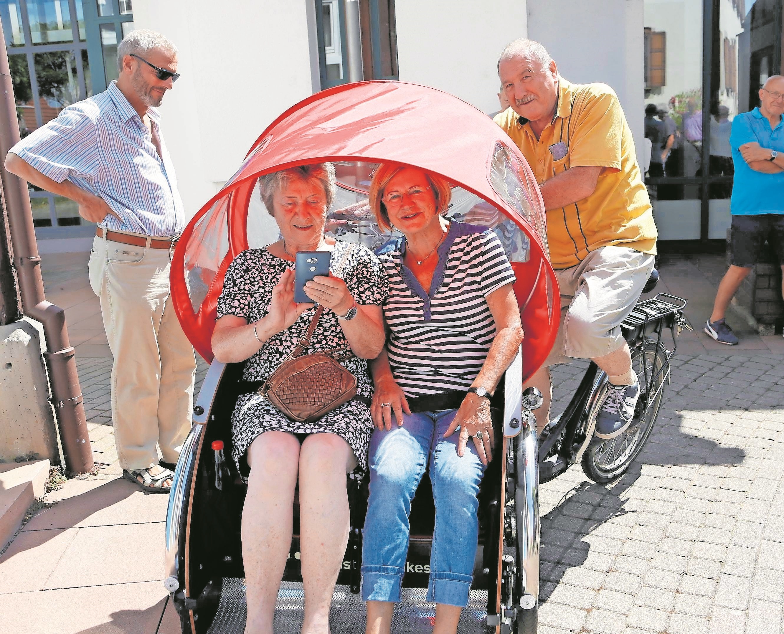 Gerne genutzt wurden die Probefahrten mit der Rikscha.
