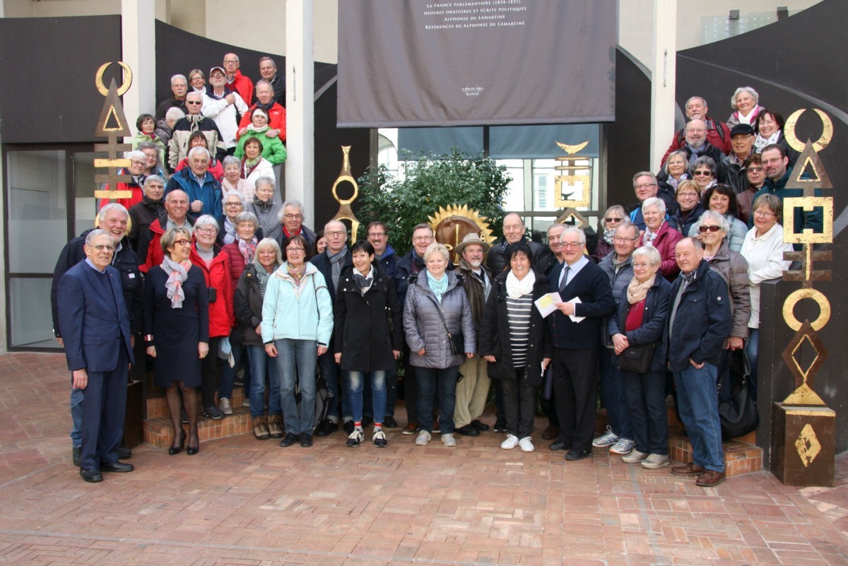 Ein Teil der Reiseteilnehmer im Rathaus in Mâcon, der französischen Partnerstadt von Neustadt an der Weinstraße.