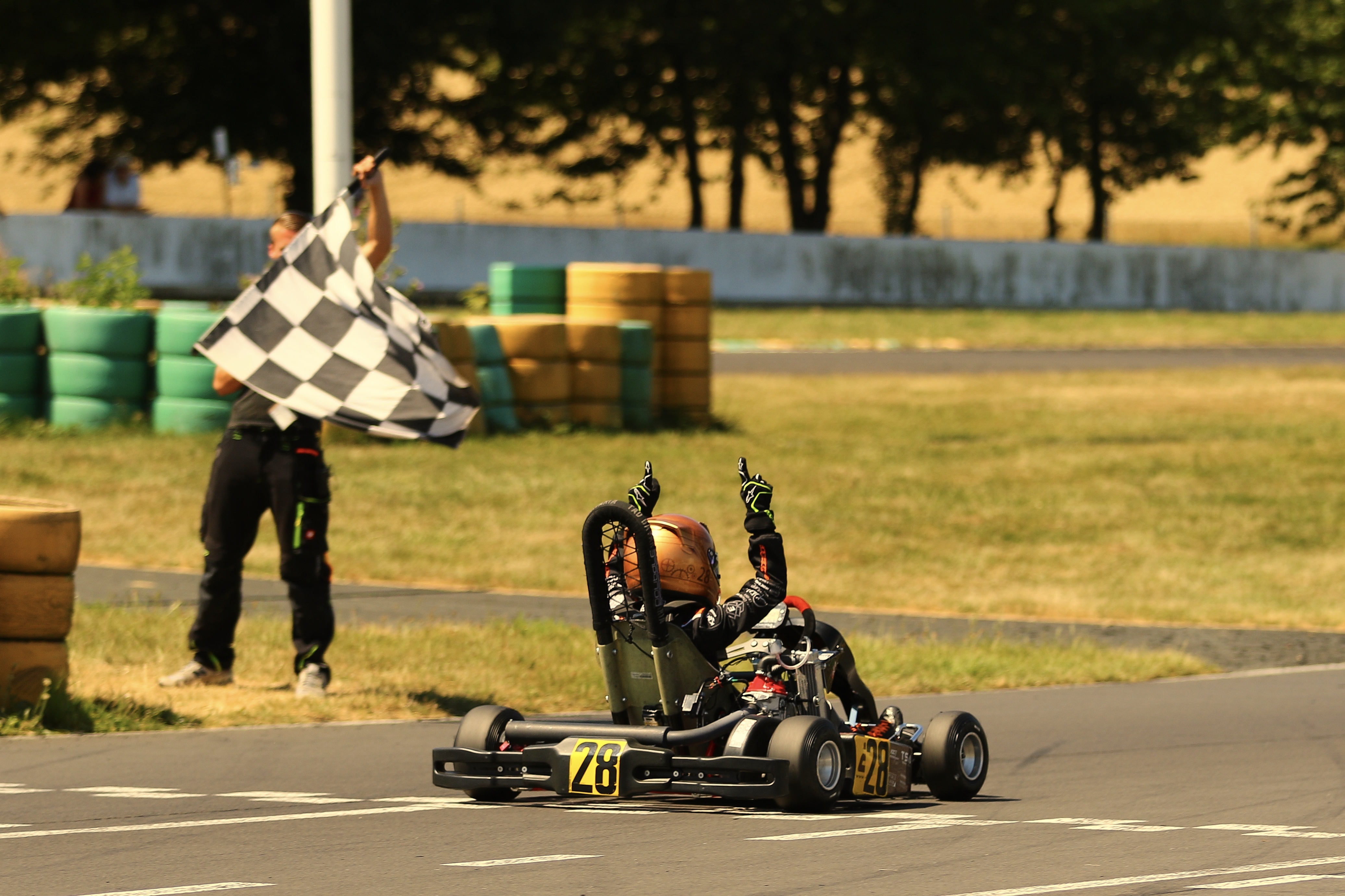Jubel über den Dreifachsieg....Die Führung in der Gesamtwertung auf 38 Punkte ausgebaut!
Die Qualifikation für die Rotax-Weltmeisterschaft in Brasilien rückt in greifbare Nähe....