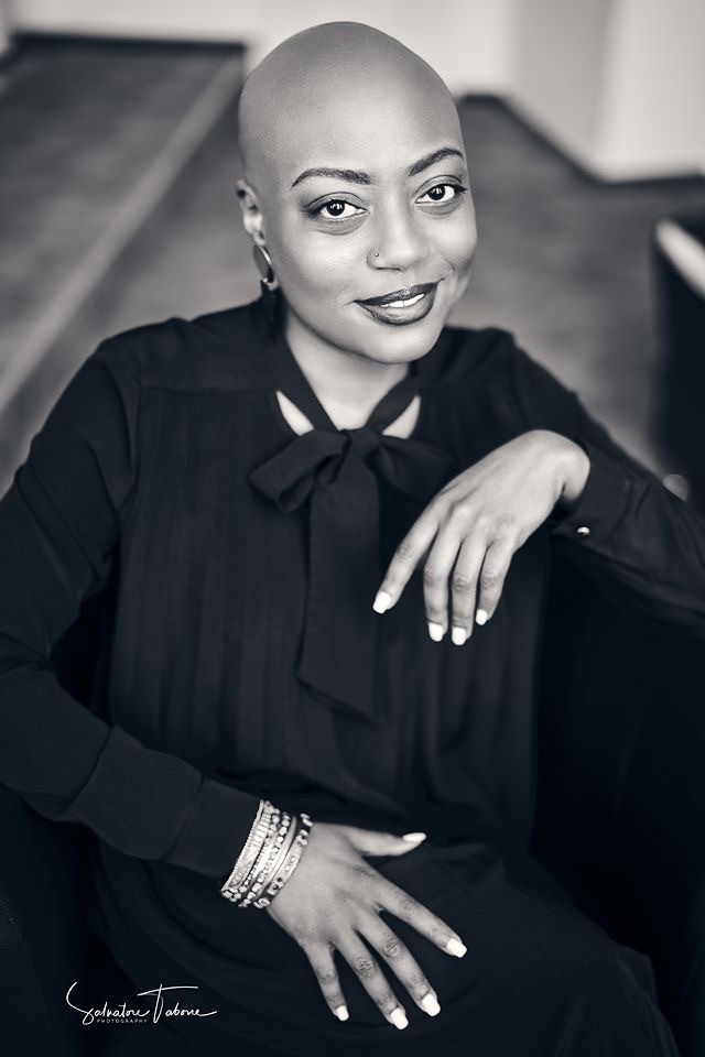 Noreda Graves , die „kleine Dame mit der großen Stimme“, fängt das Publikum mit ihrer aufrichtigen Leidenschaft und ihrem Ausdruck in der Musik ein.