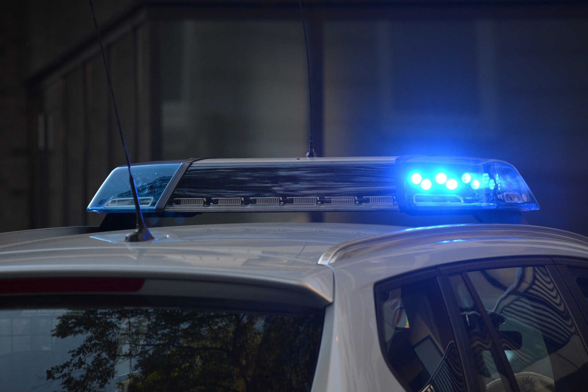 Am Sonntagmittag überwachten in der Zeit von 14 bis 18 Uhr zwei Beamte der Polizeiinspektion Germersheim die B 9.