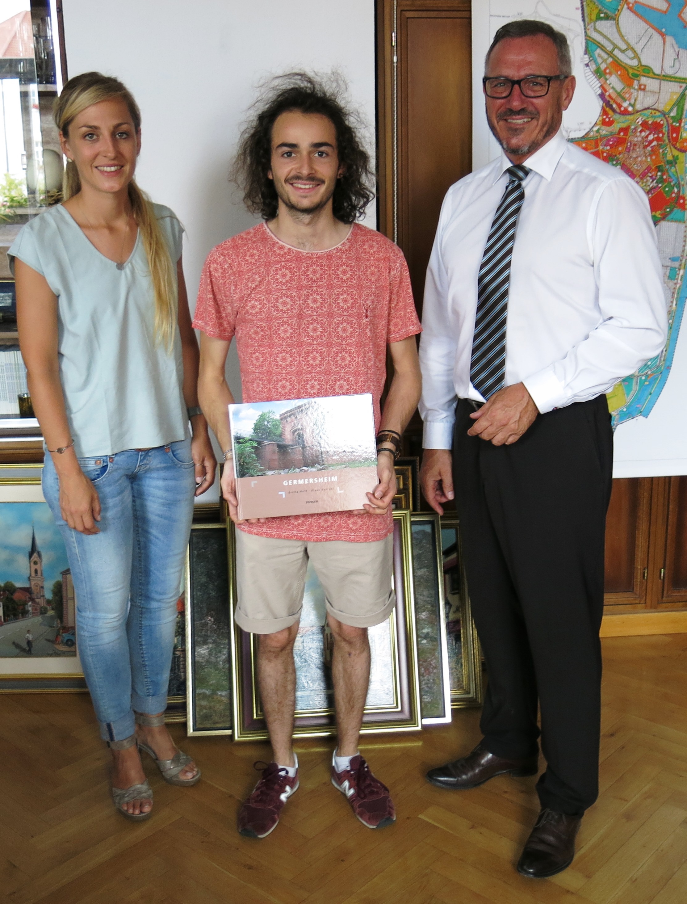 Am Mittwoch vergangener Woche begrüßten Bürgermeister Marcus Schaile und Büroleiterin Katrin Kunz den 22-jährigen Studenten aus Germersheims langjähriger Partnerstadt im Stadthaus und wünschten ihm für seine Praktikumszeit alles Gute.