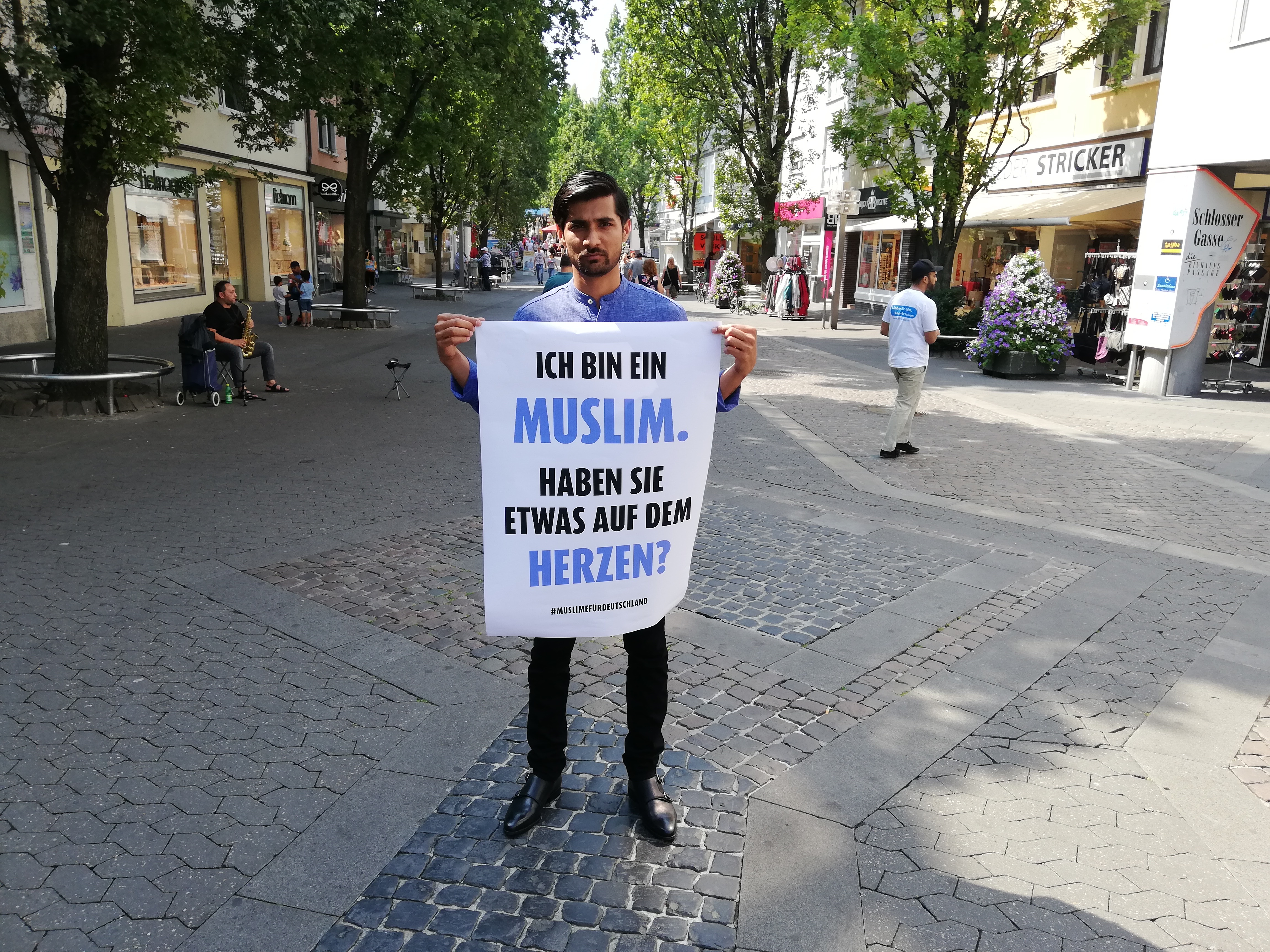 Usman Ihsan ist einer der Jugendlichen, die sich in der Frankenthaler Innenstadt zum Dialog anbieten