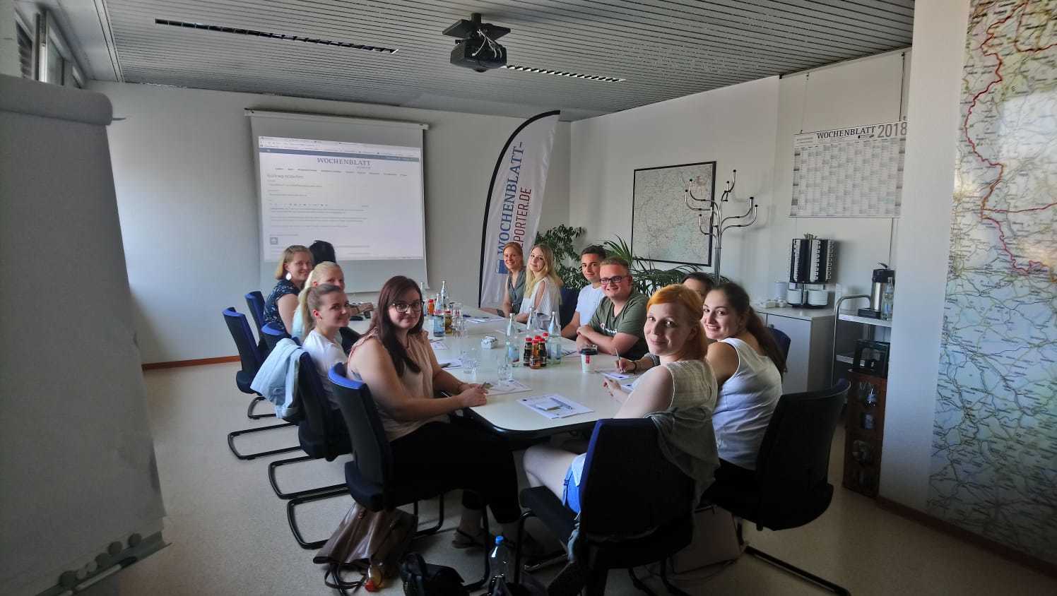 Azubis zu Besuch beim Wochenblatt
