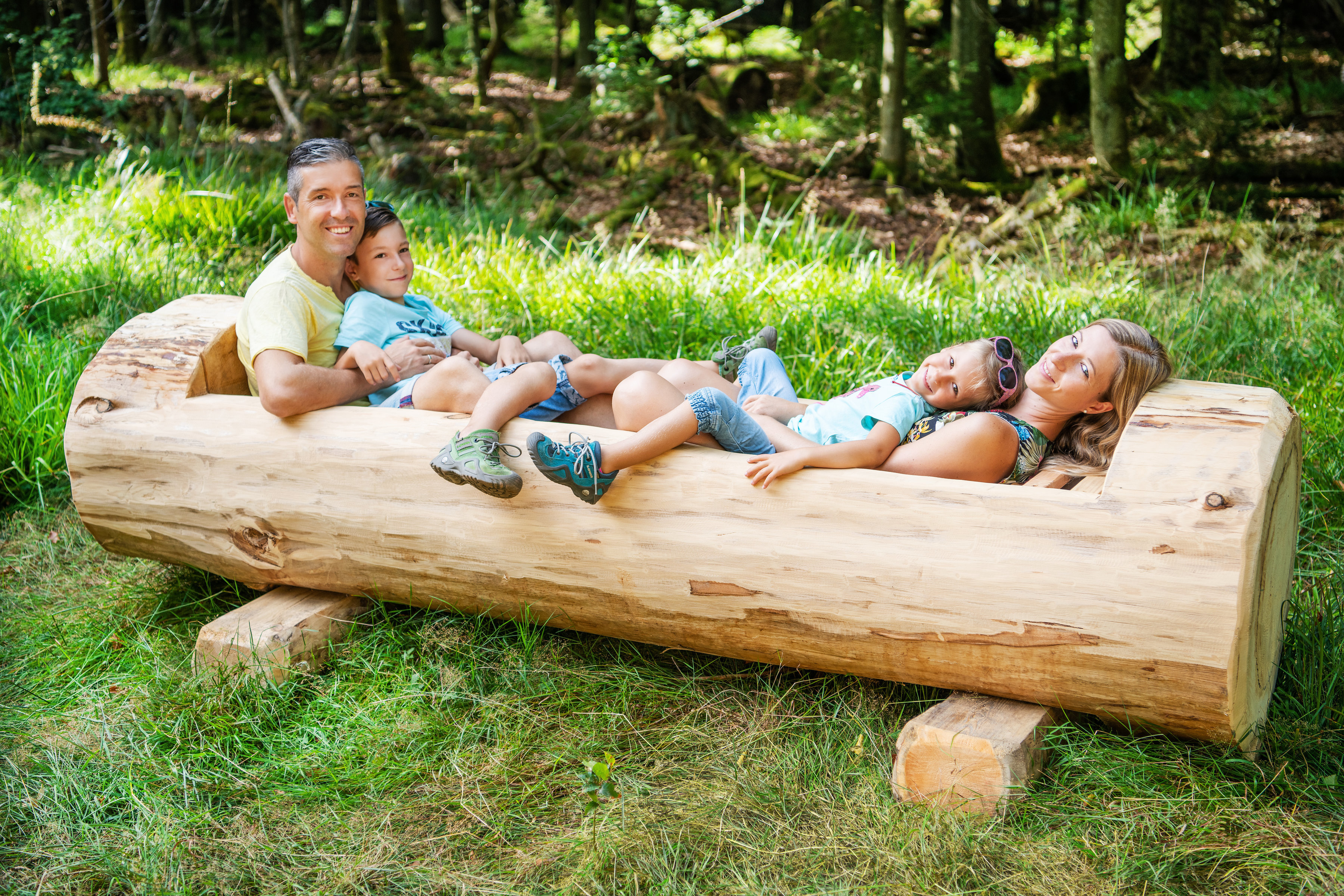 Kraft tanken für die ganze Familie: im Waldbadezimmer Bad Wildbad