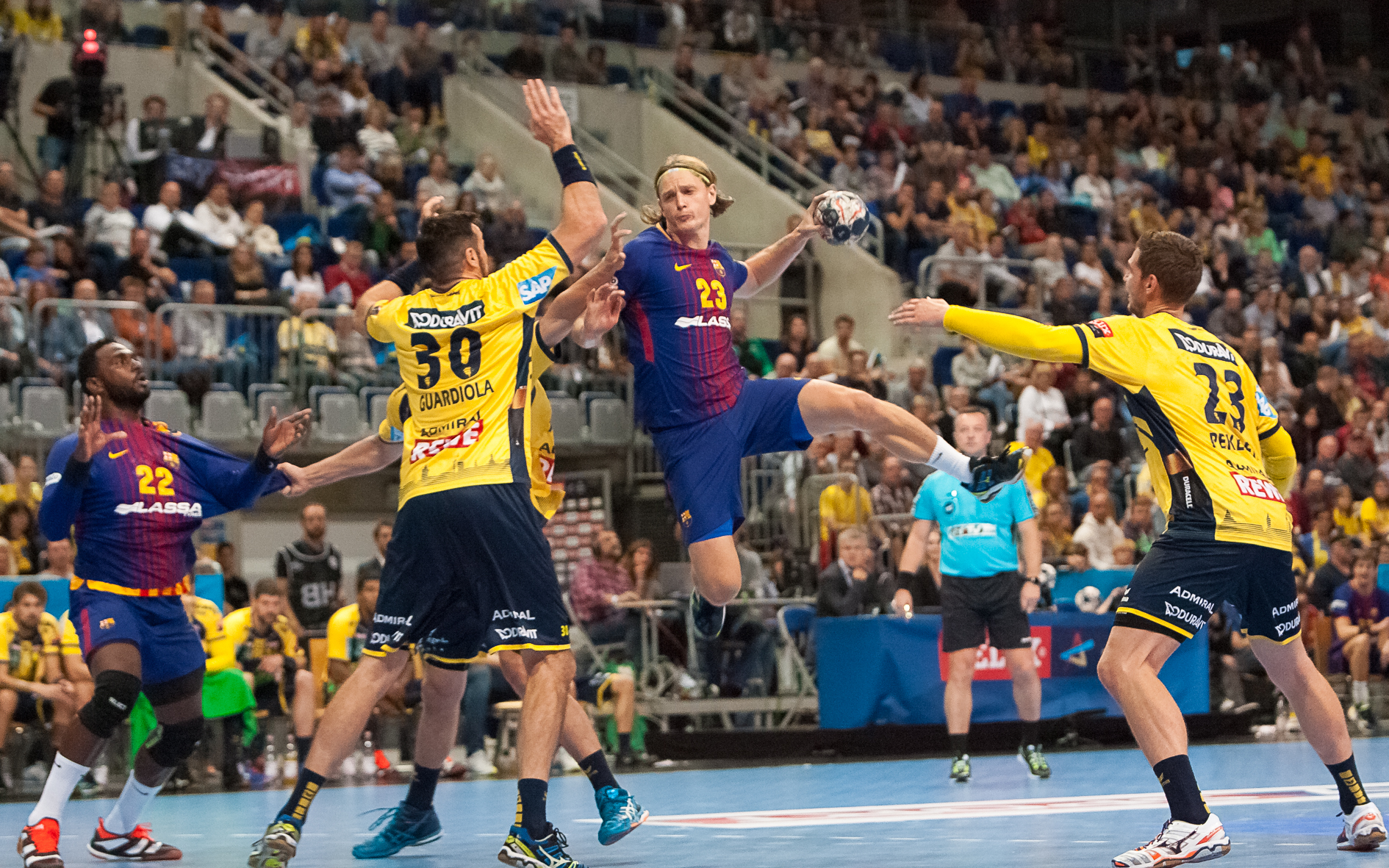 Spannend wird es auf jeden Fall in der Champions League gegen Barcelona.