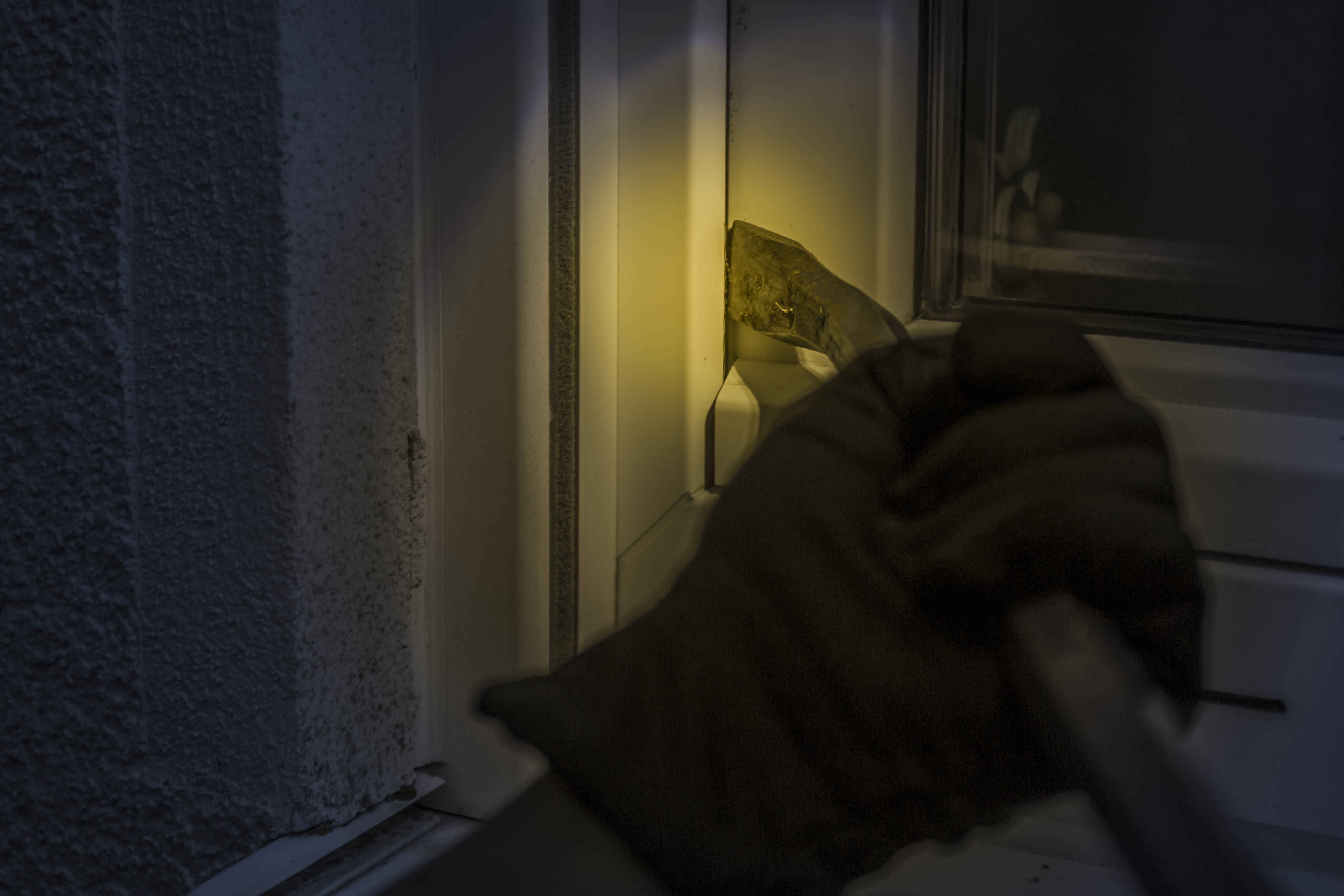 Bei einem Einbruch in einer Werkstatt entstand ein Schaden von 1.500 Euro.