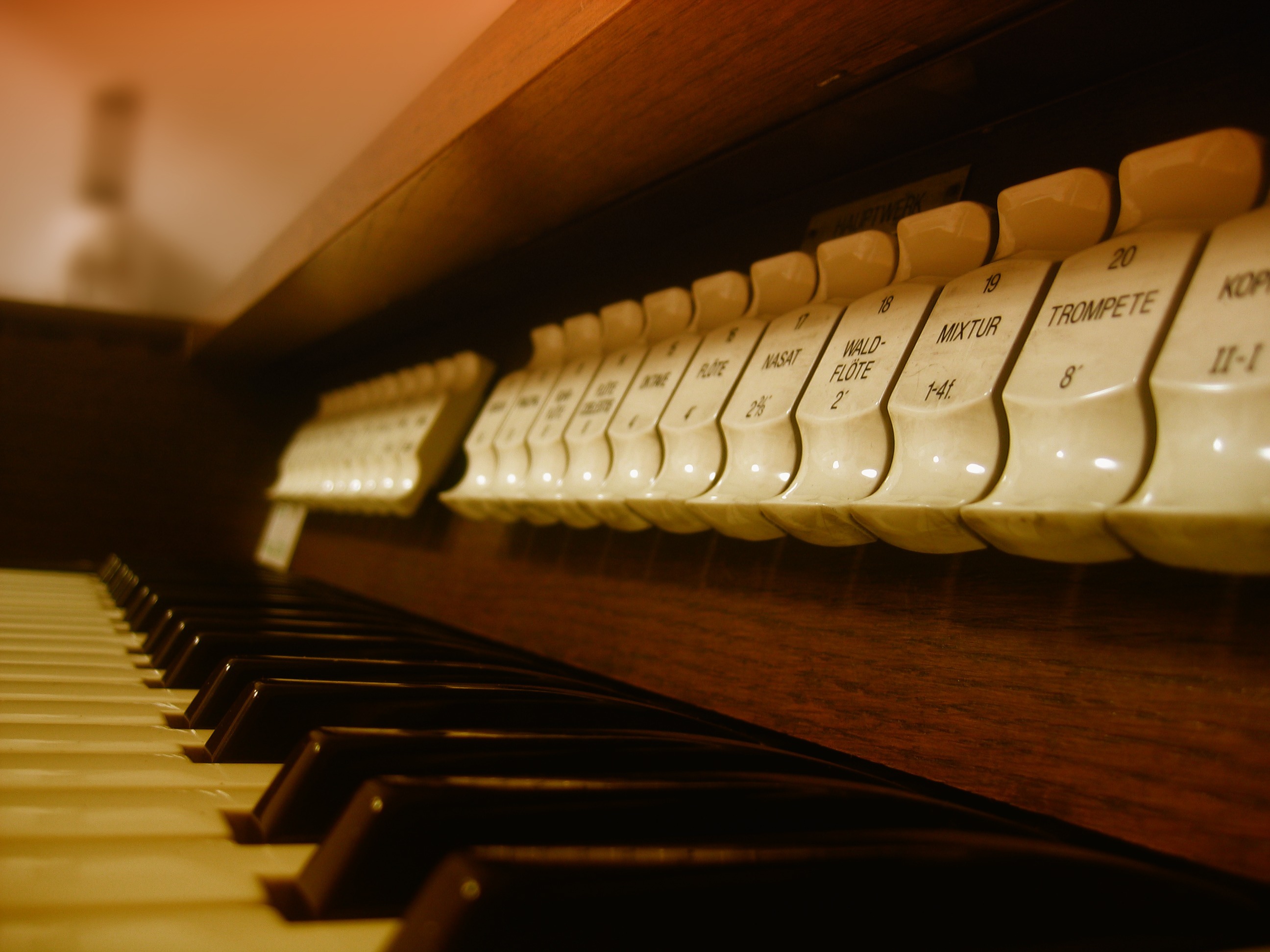 Der Orgelspaziergang beginnt um 17.30 Uhr in der katholischen Kirche mit einem etwa halbstündigen Konzert mit Musik aus Barock und Klassik.