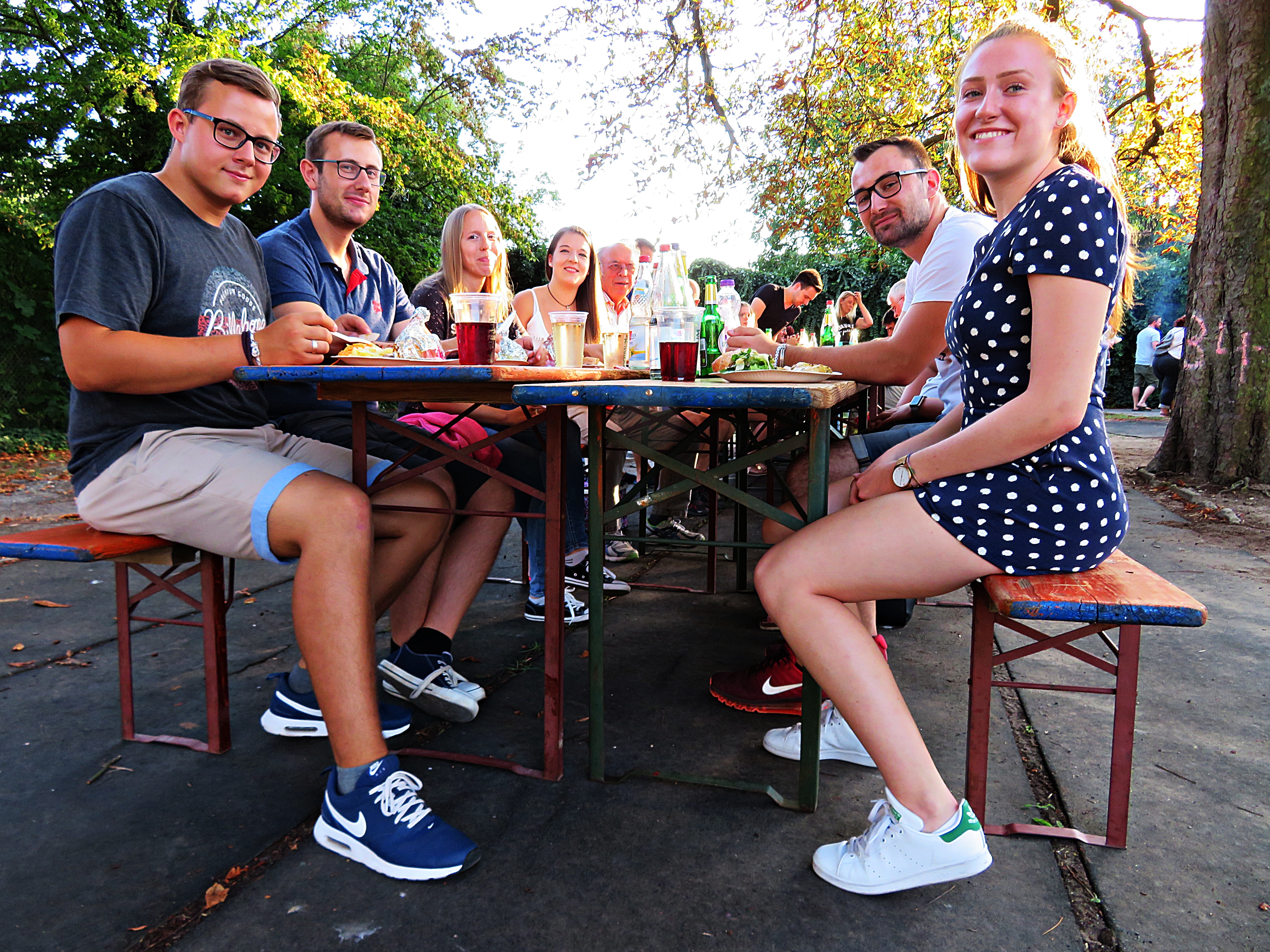 Eine lange Tafel für die "guten Geister" des TSV