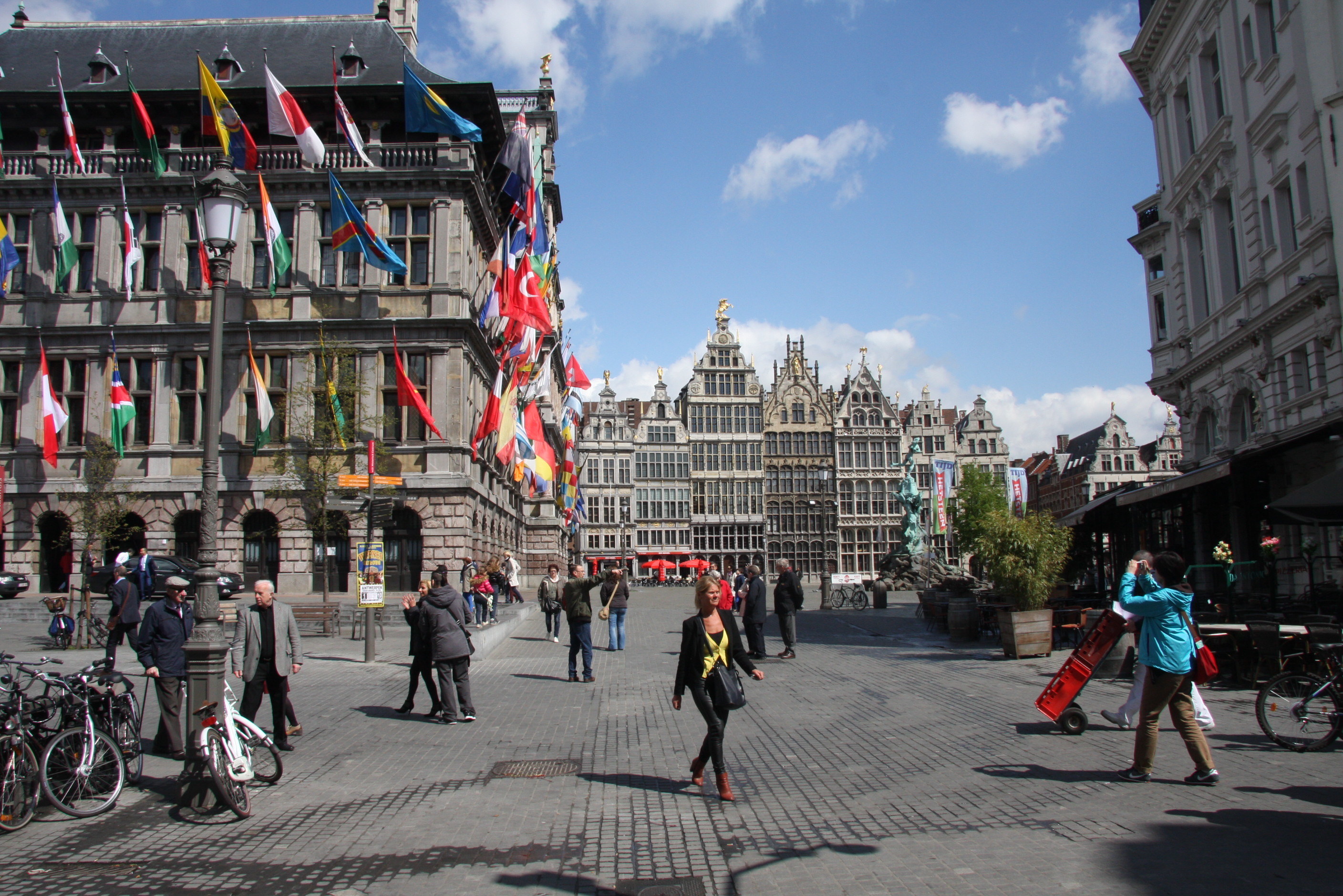 Das Rathaus am Grote Markt in Antwerpen.