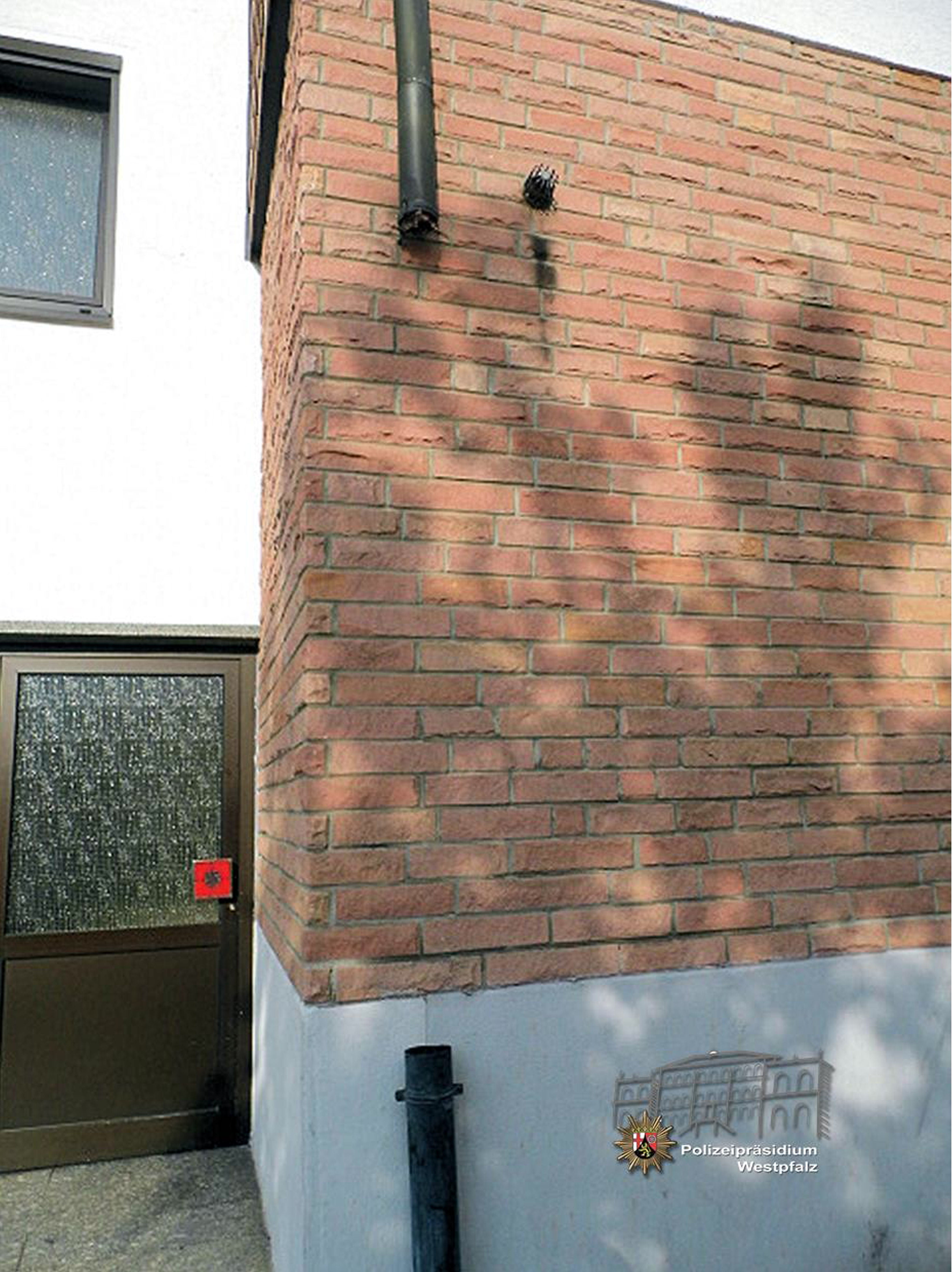 An mehreren Häusern "auf dem Kotten" wurden die Fallrohre aus Kupfer ganz oder teilweise abgebaut und gestohlen. Wer hat die Täter gesehen?