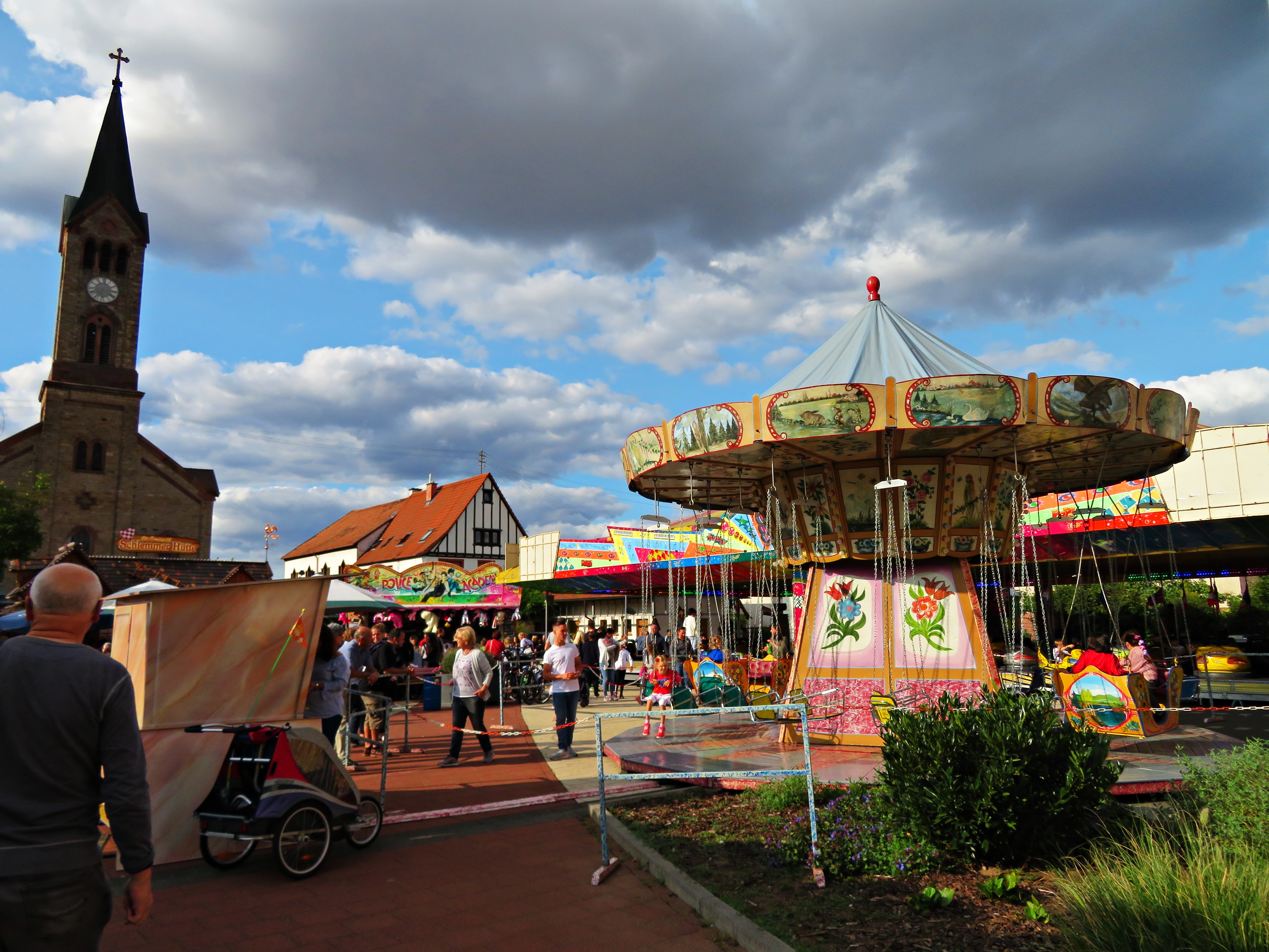 Böhler Kerweplatz mit Karussell