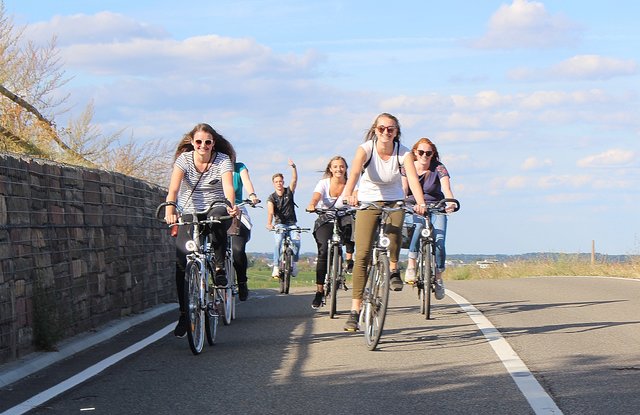 Fröhliche Jugend zwischen Maikammer und Edenkoben. | Foto: Pacher