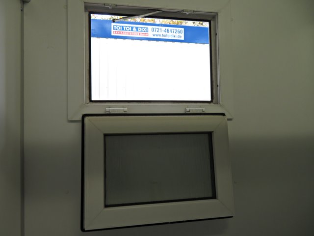 Das defekte Toilettenfenster - als Beweis ;-) | Foto: Brigitte Melder