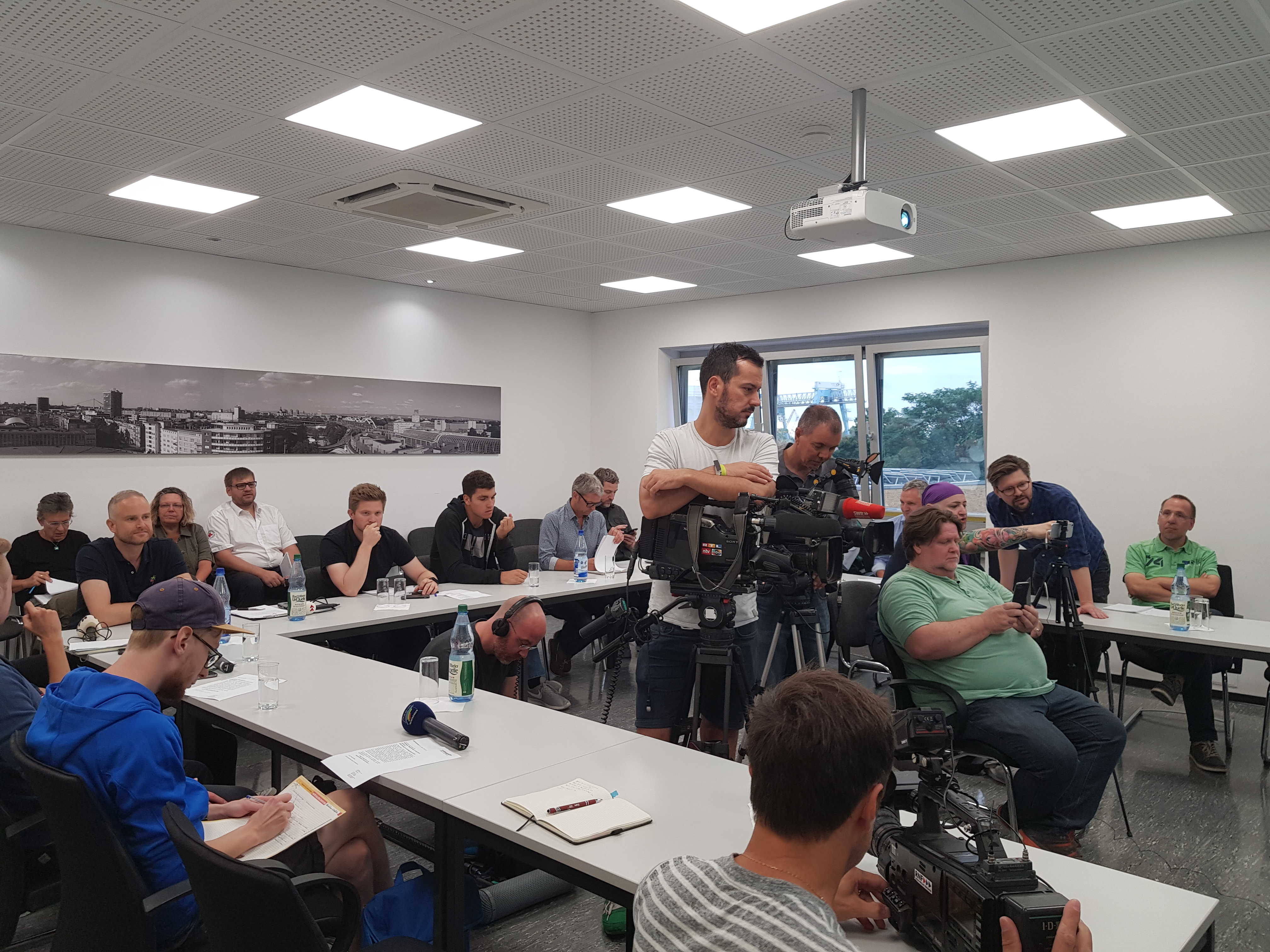 Großes Interesse bei den Medien: Die Pressekonferenz zur Bombenentschärfung am Freitag, 24. August 2018.