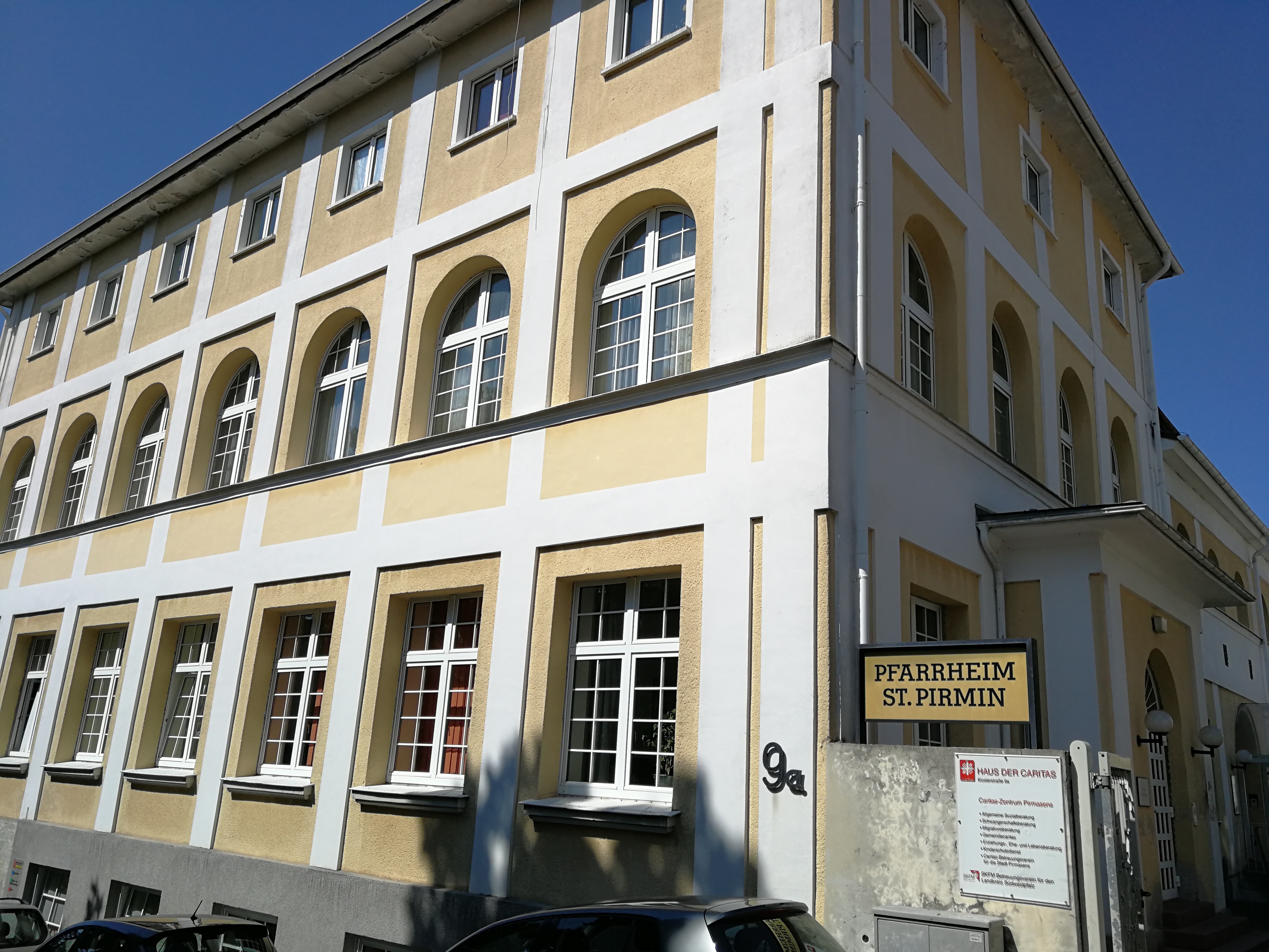 Für das Pfarrheim St. Pirmin (im Fördergebiet Horeb) werden nach den Worten von Dekan Johannes Pioth Investoren gesucht. Foto: Kling