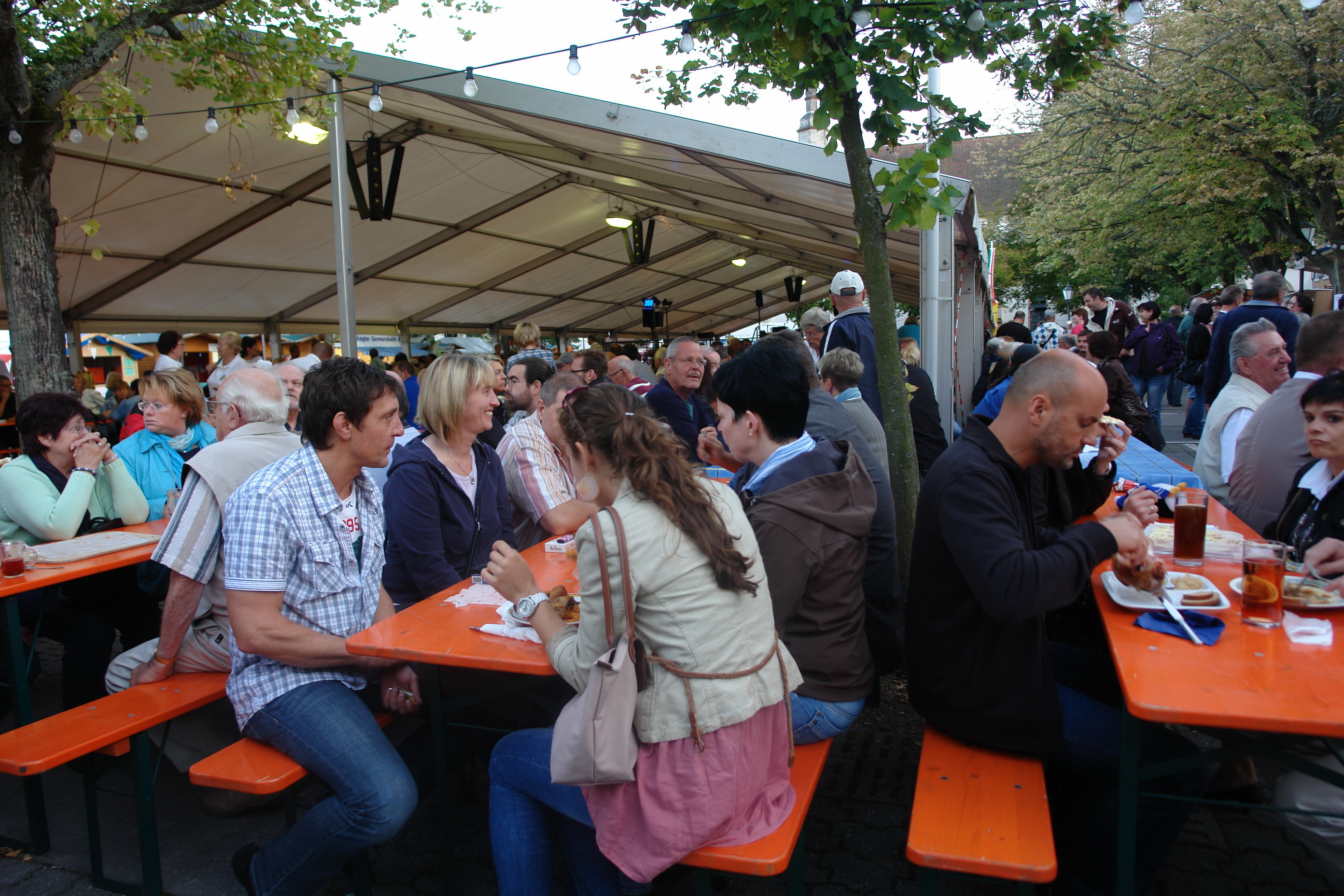 Das beliebte Straßenfest ist auch Treffpunkt für viele ehemaligen Germersheimer.