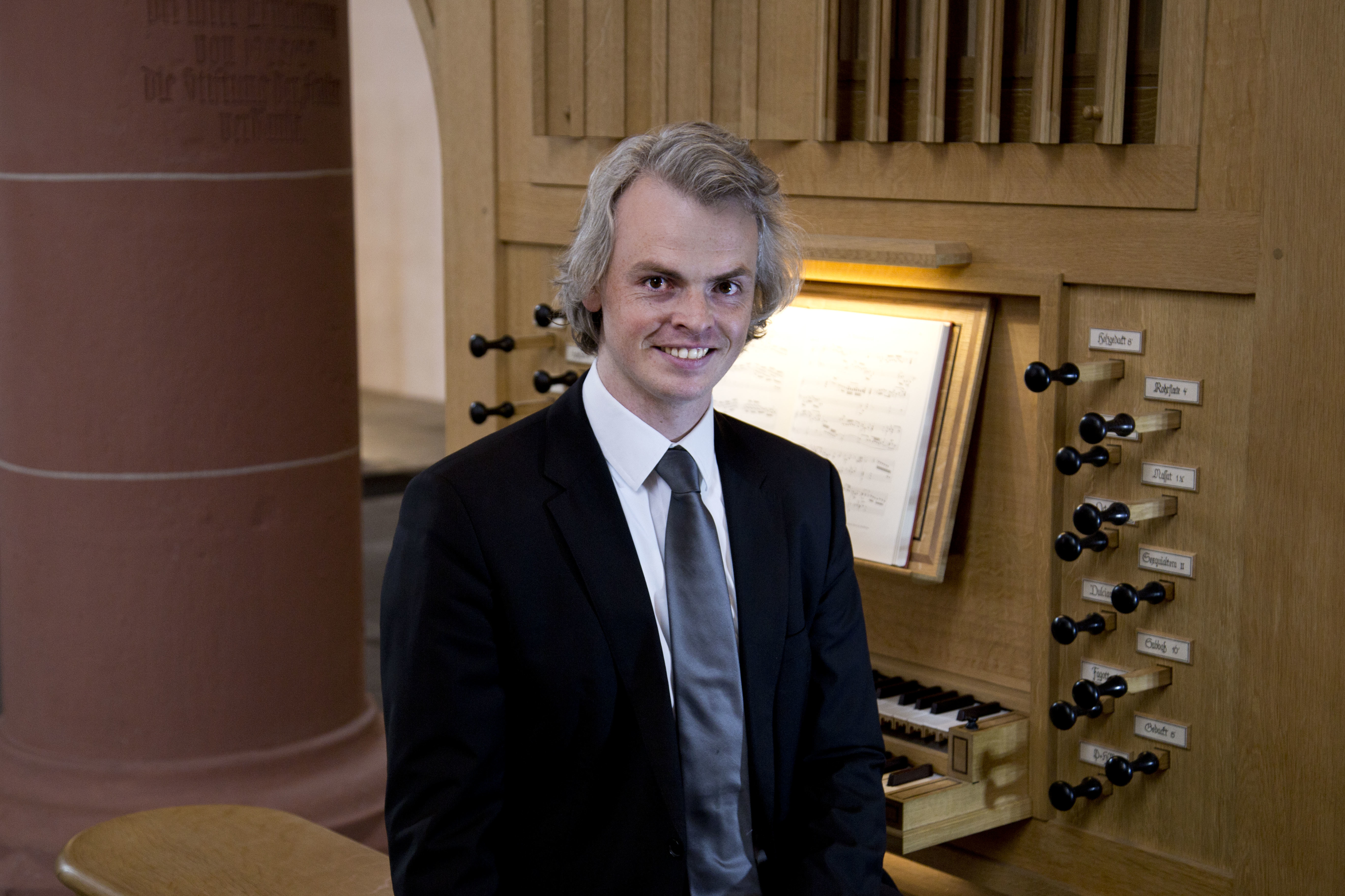 Simon Reichert (Orgel). Fotos (2): ps