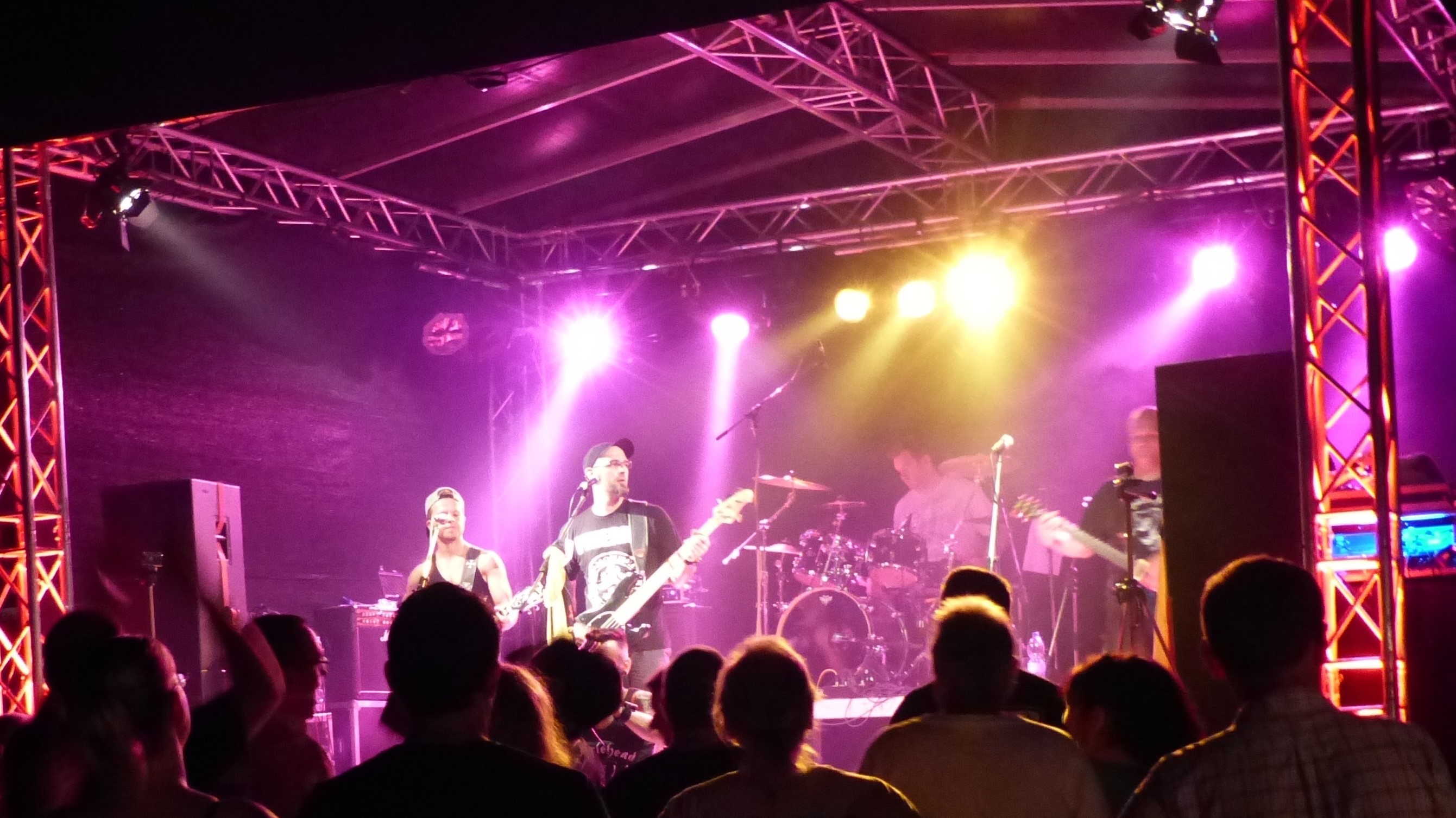 Die Lebenshilfe Neustadt präsentiert am 1. September wieder das beliebte Open-Air-Festival „Rock am Speyerbach“ auf dem Gelände des Kindergartens Regenbogen. Foto: ps