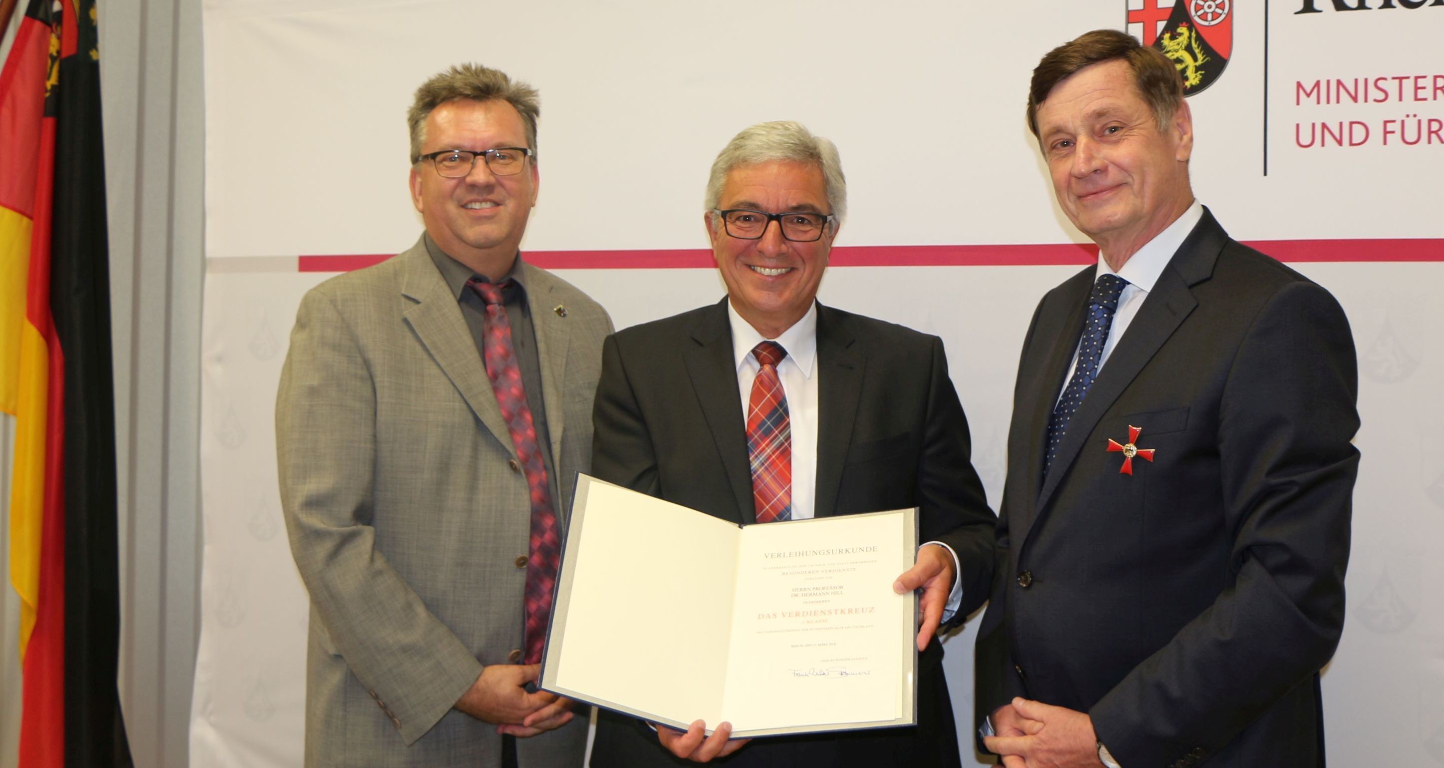 Landrat Clemens Körner, Innenminister Roger Lewentz und Prof. Dr. Hermann Hill (v.l.n.r.).