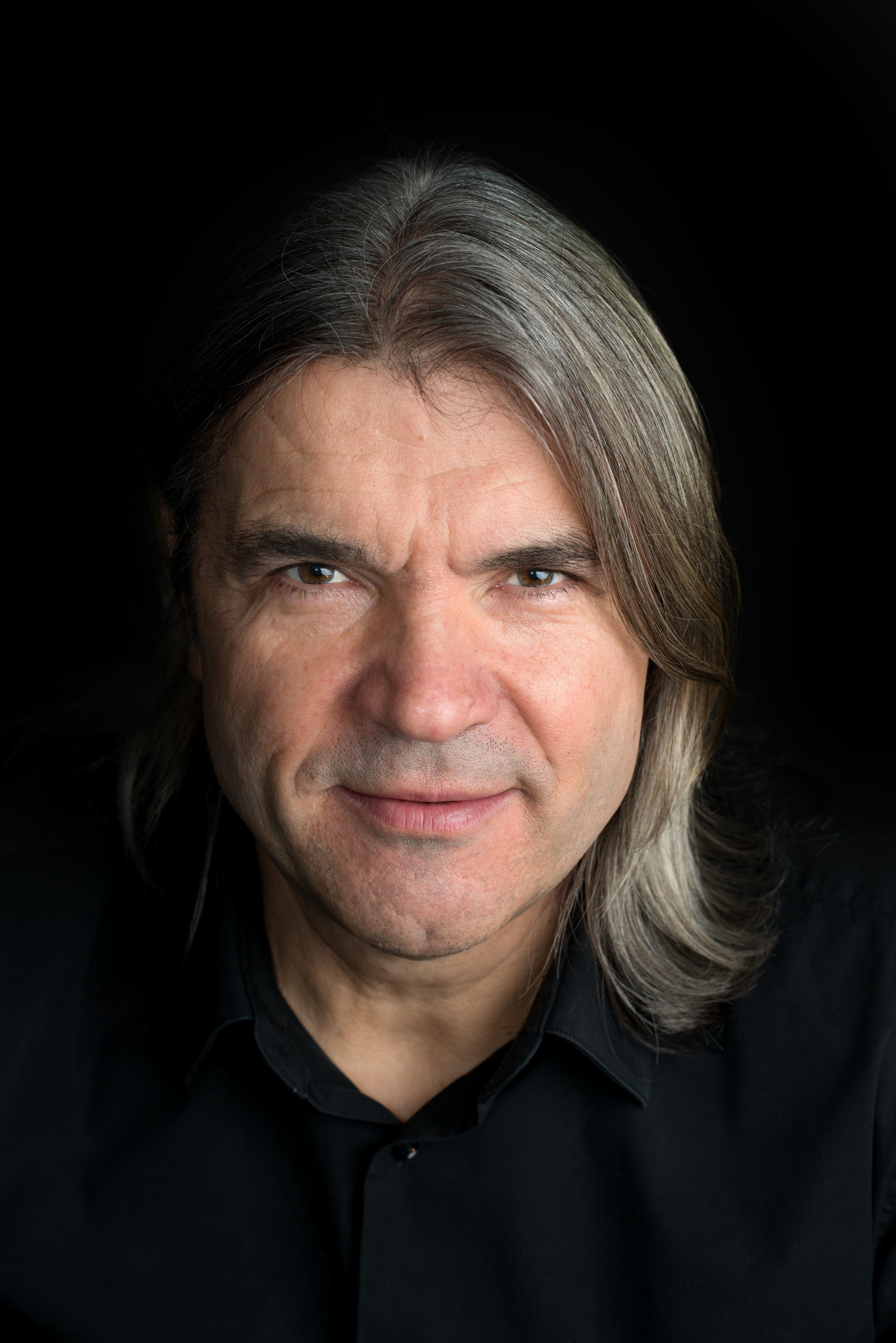 Wolf-Matthias Friedrich (Bass).