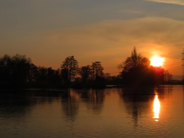 Sonnenuntergang am Niederwiesenweiher | Foto: Brigitte Melder