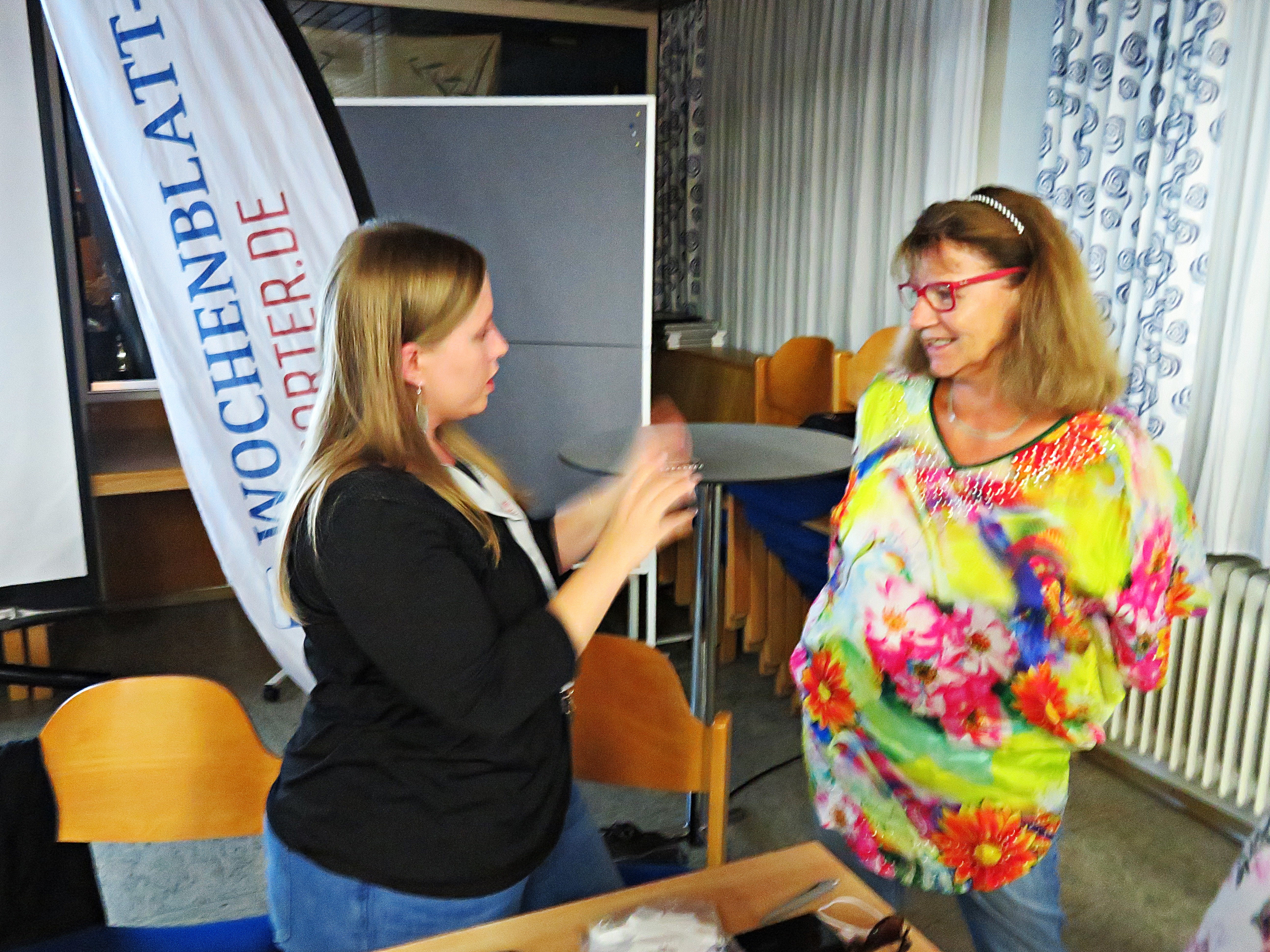 Verena Goepfrich im Gespräch mit Leserreporterin Brigitte Melder, die von der ersten Stunde dabei war und zu unseren wichtigsten und fleißigsten Mitstreiterinnen zählt.