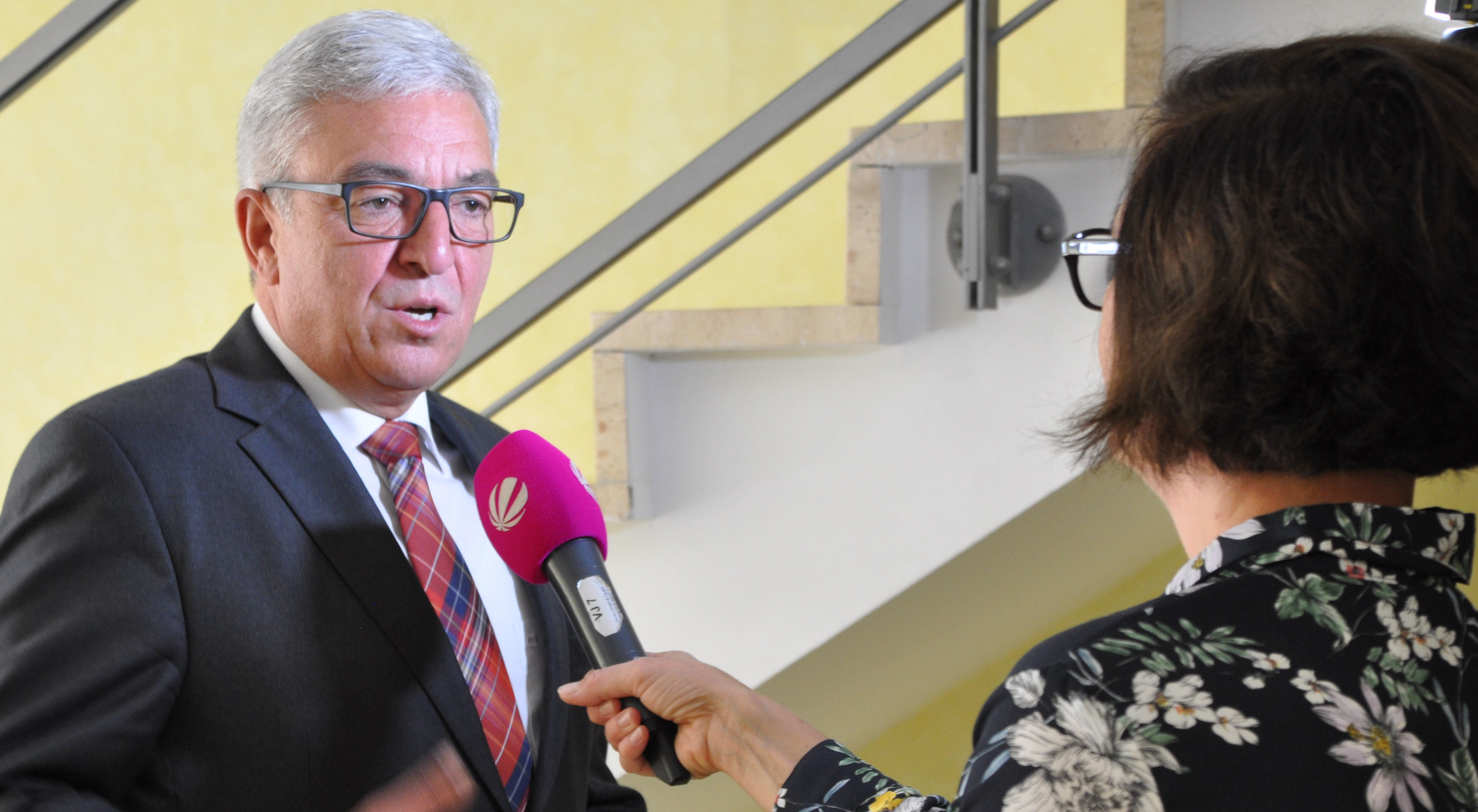 Innenminister Roger Lewentz zu Gast beim Sicherheitsforum 2018 in Kaiserslautern