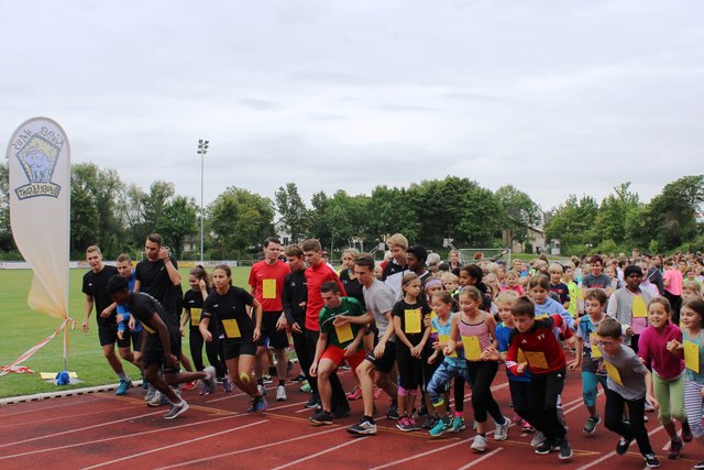 Auch beim 5. Spendenlauf werden die Schüler und Lehrer des Gymnasiums Edenkoben wieder läuferisch alles geben für die gute Sache (Copyright: DKSB).