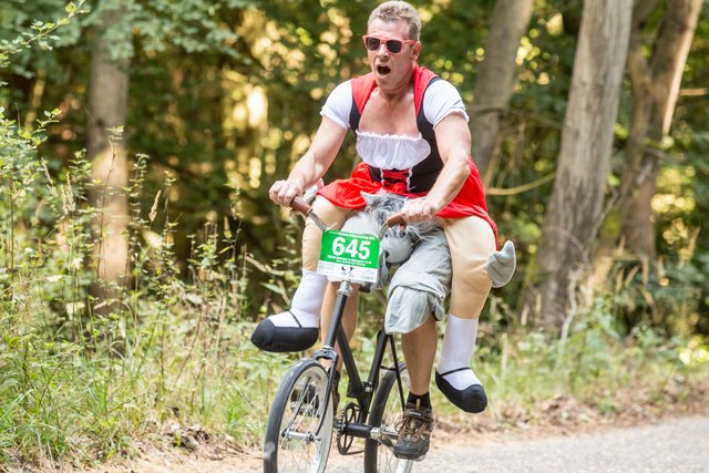 Rotkäppchen mit Wolf... | Foto: Roland Kohls