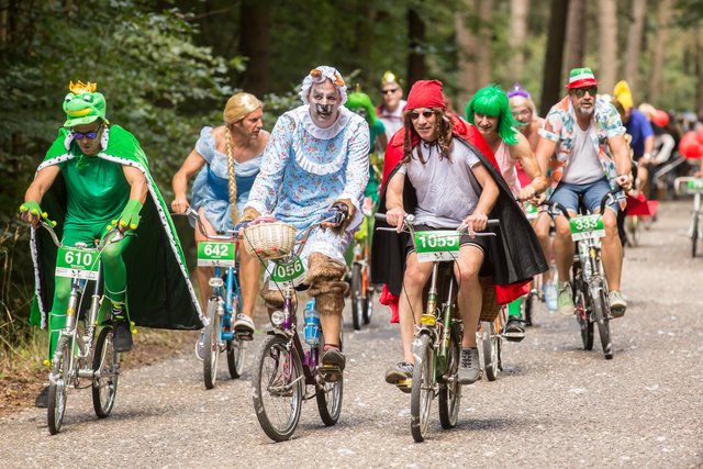 Rotkäppchen, Wolf etc. | Foto: Roland Kohls