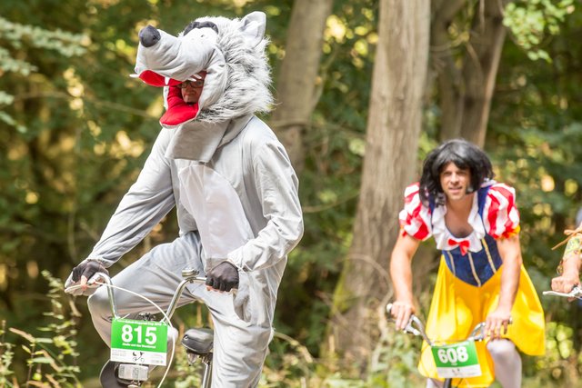 Wolf, böse... | Foto: Roland Kohls