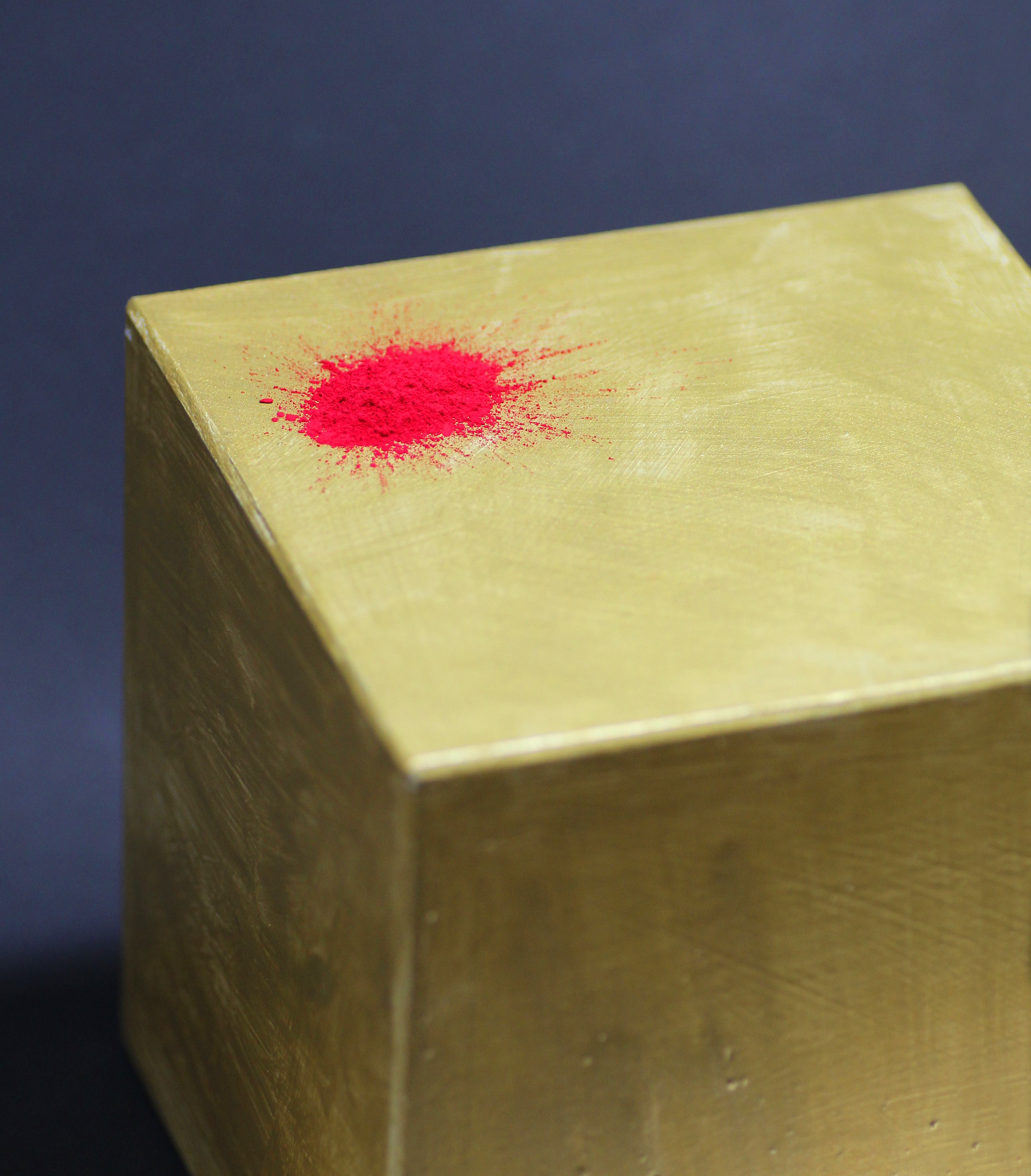 Was kommt auf den goldenen Sockel? Foto: Birgit Weindl