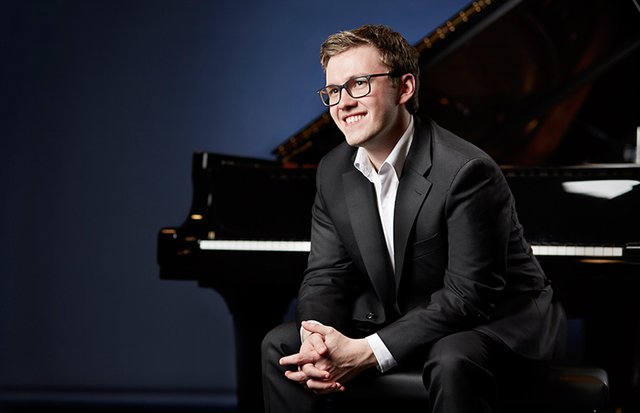 Frank Dupree, der das Klavierkonzert von Antheil eingespielt hat