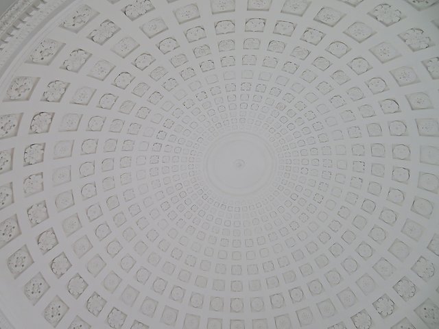 Kuppeldecke des Pavillons | Foto: Brigitte Melder