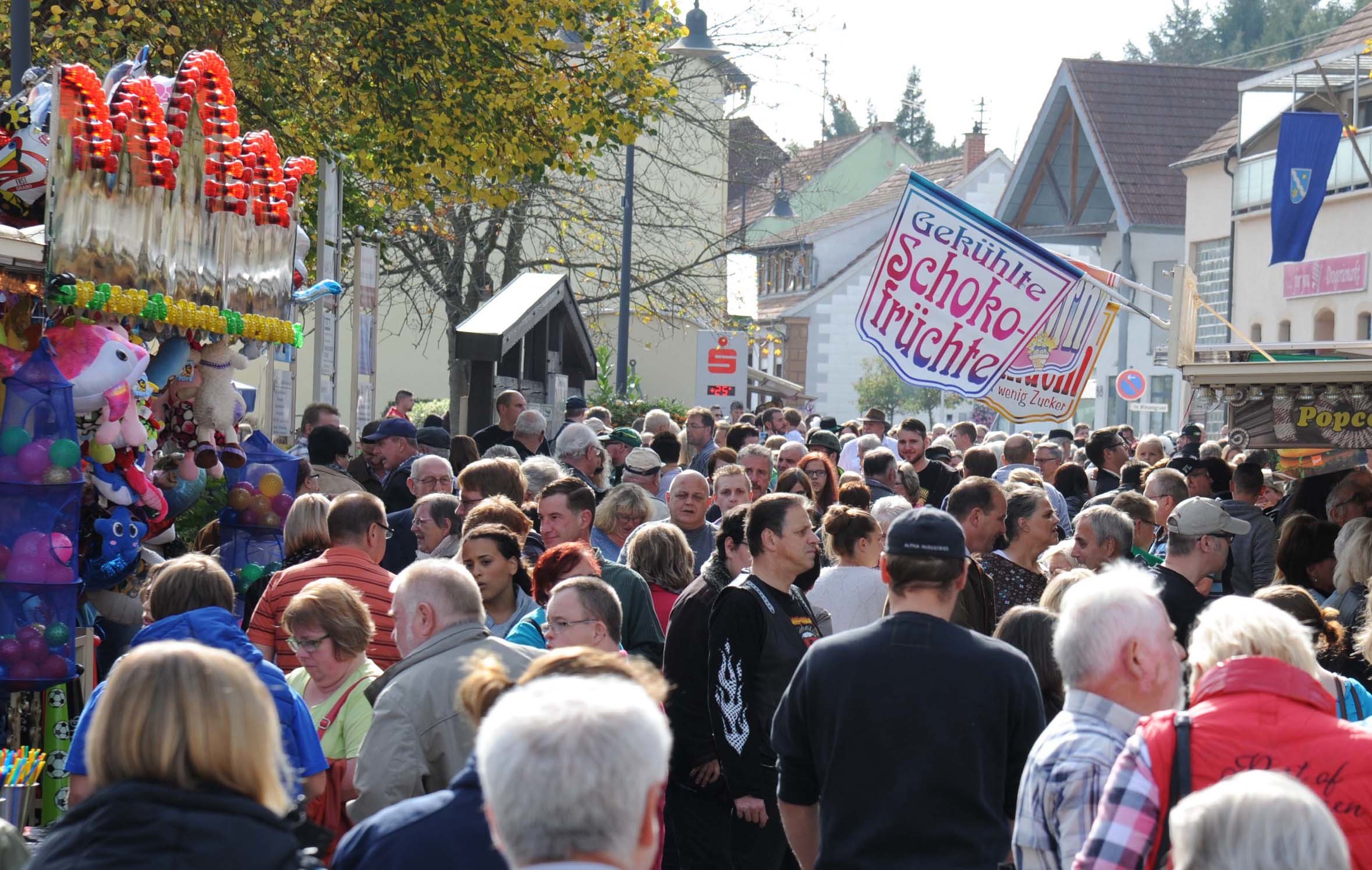 Traditionell sehr gut besucht ist das Winzerfest in Offenbach-Hunheim, für dessen Ausrichtung die Vereinsgemeinschaft noch Helfer sucht. Foto: Archiv Link